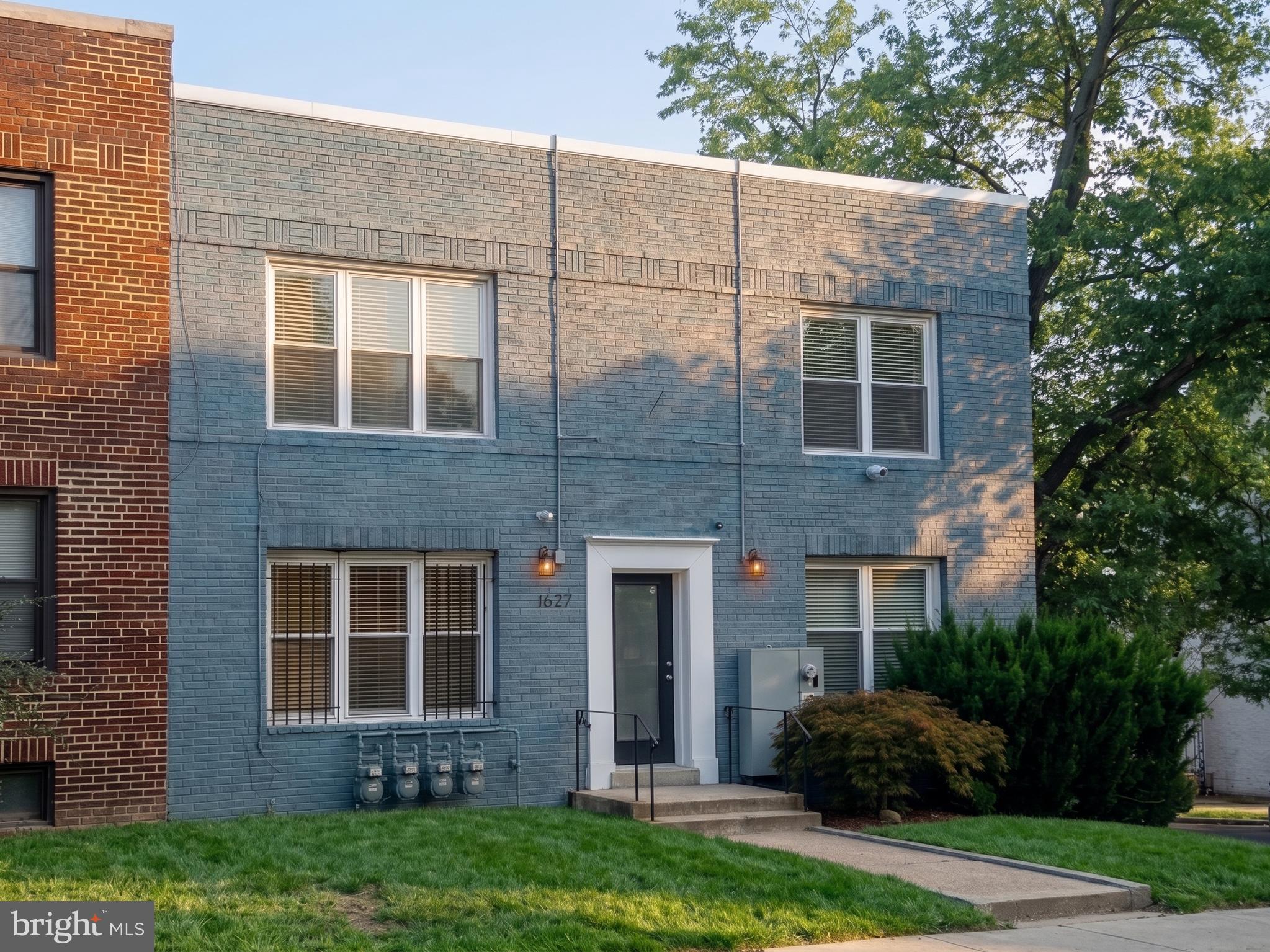 1627 HOLBROOK STREET NE 3