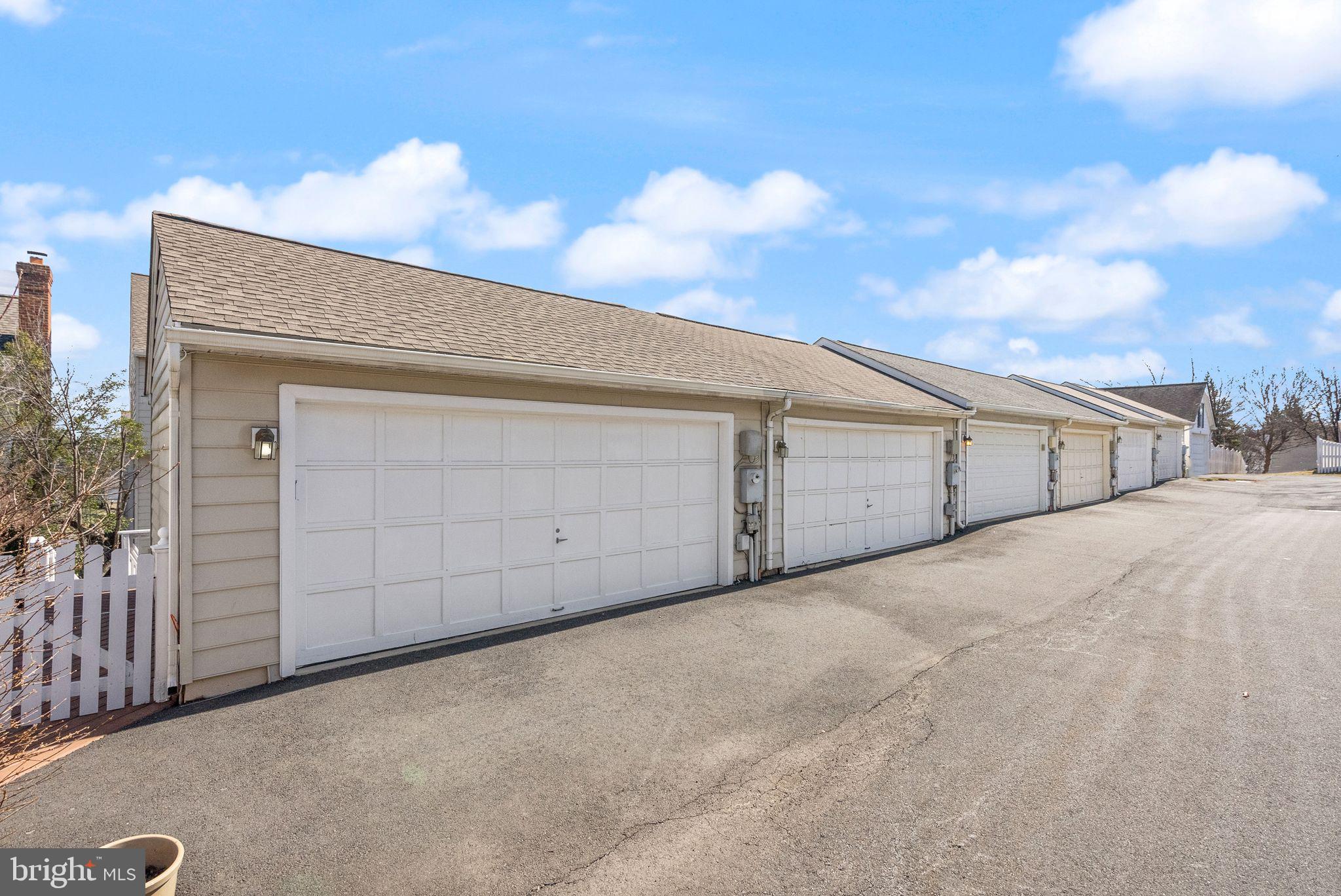 BELMONT FOREST - Residential