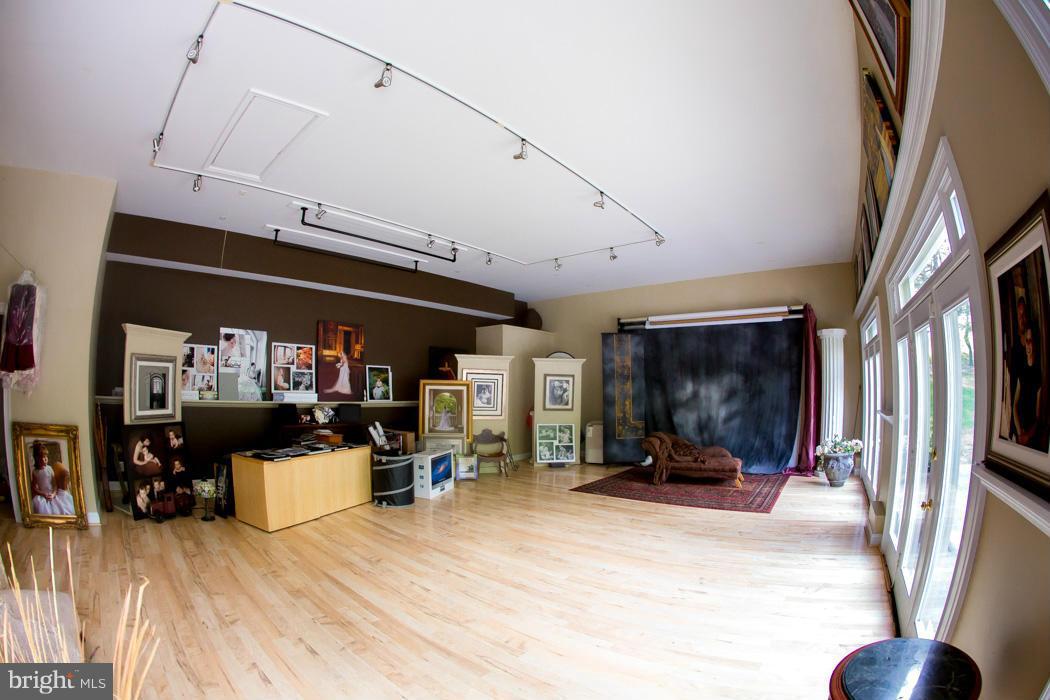 DARNESTOWN KNOLLS - Residential