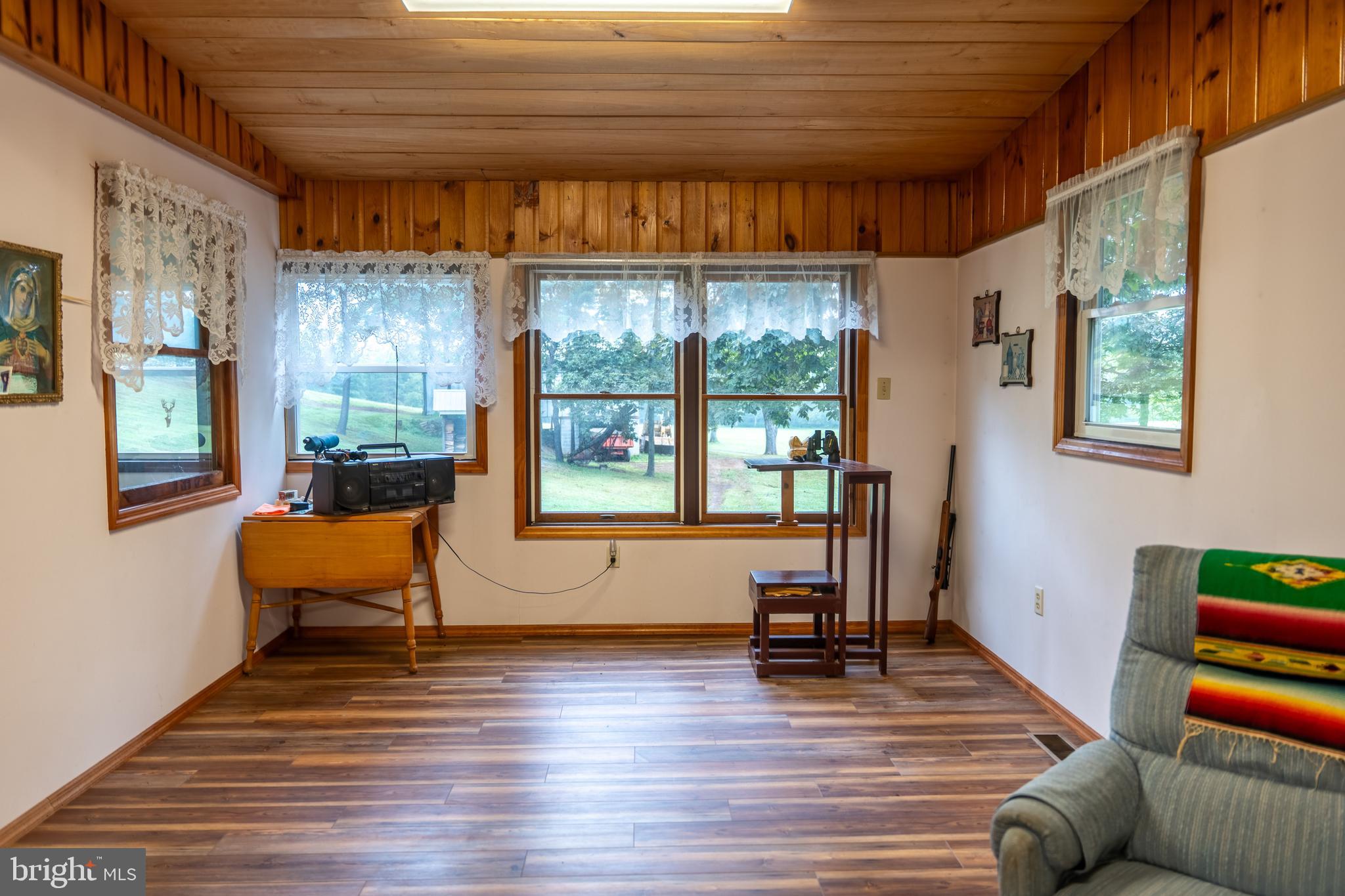 UPPER STRASBURG - Residential