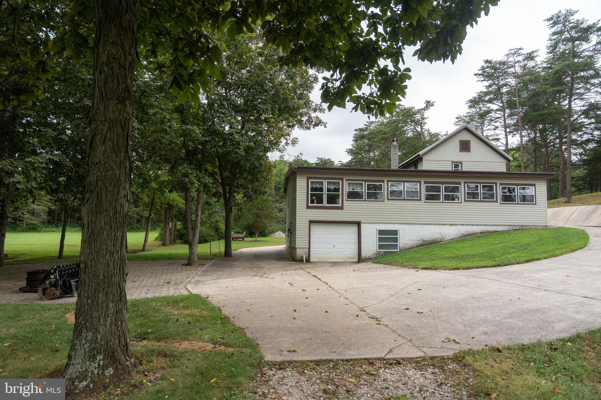 UPPER STRASBURG - Residential
