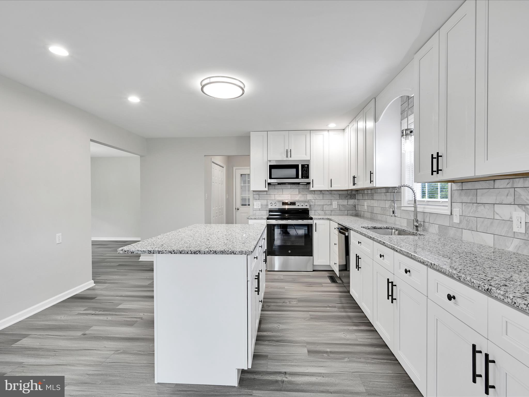 HAWK RIDGE ESTATES - Residential