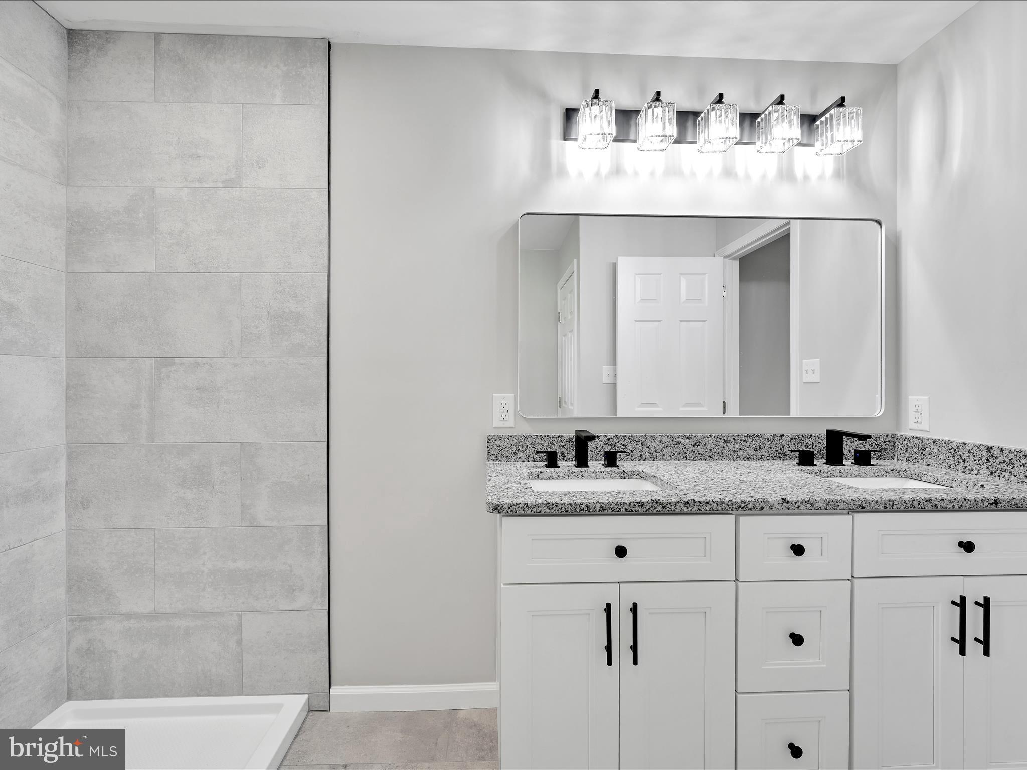 HAWK RIDGE ESTATES - Residential