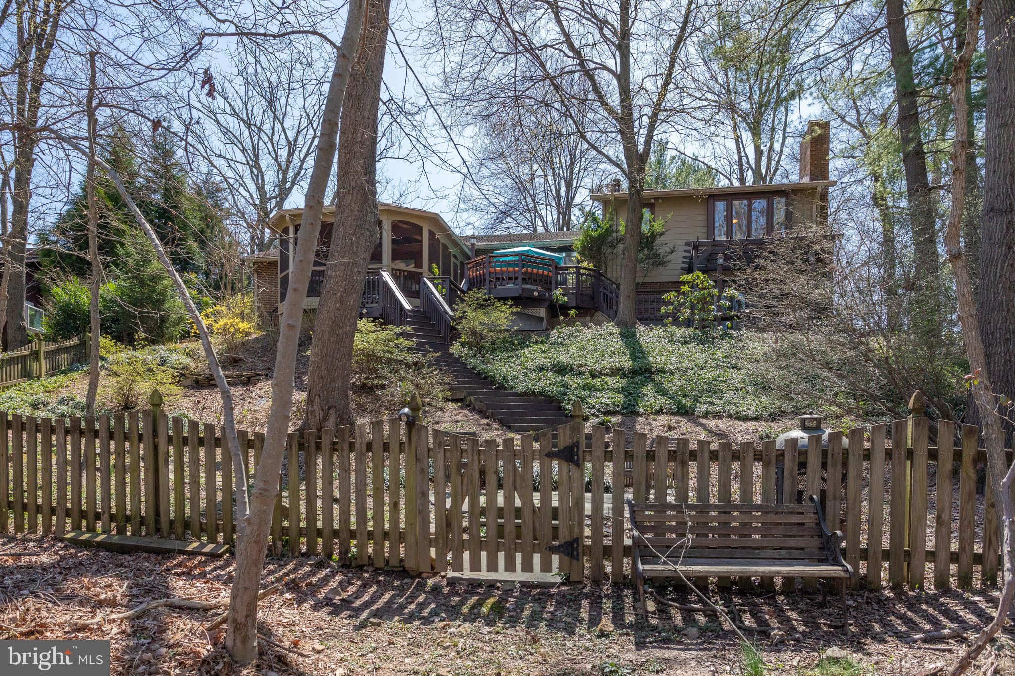 WOLF TRAP WOODS - Residential