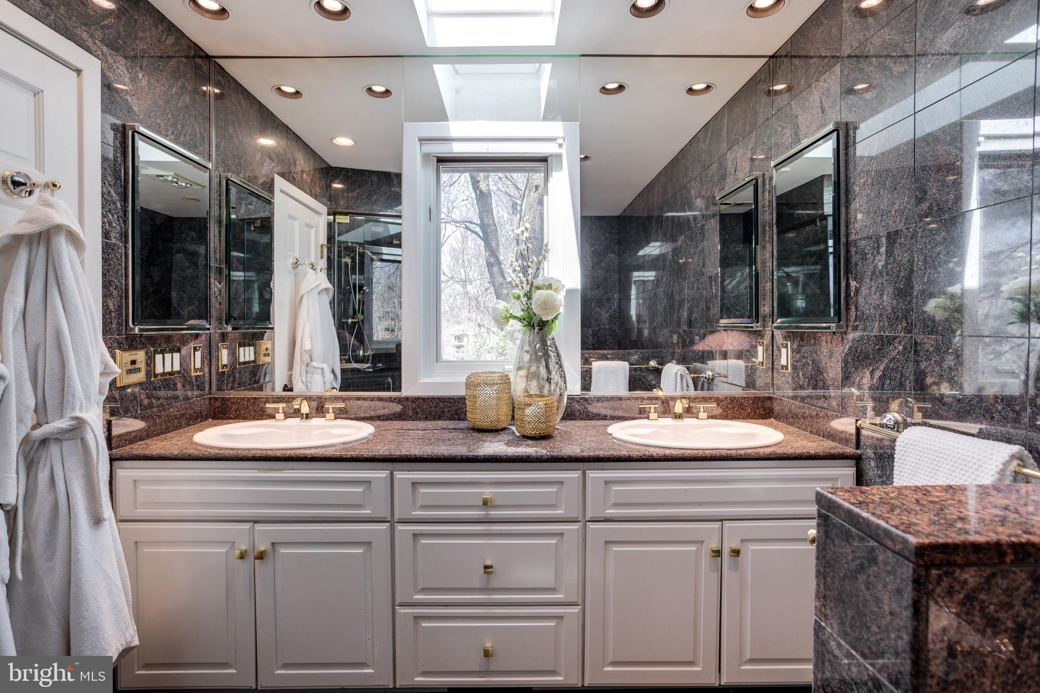 WOLF TRAP WOODS - Residential