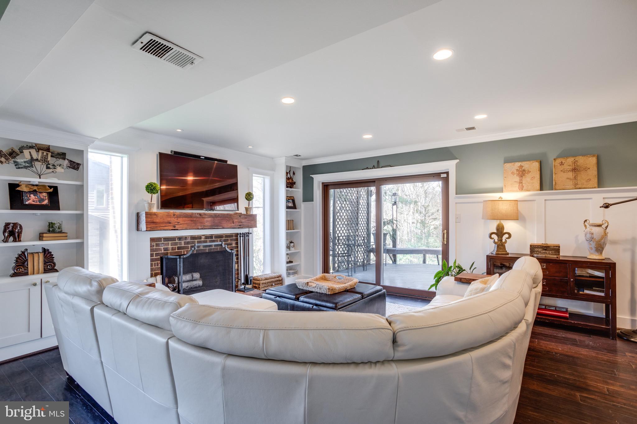 WOLF TRAP WOODS - Residential