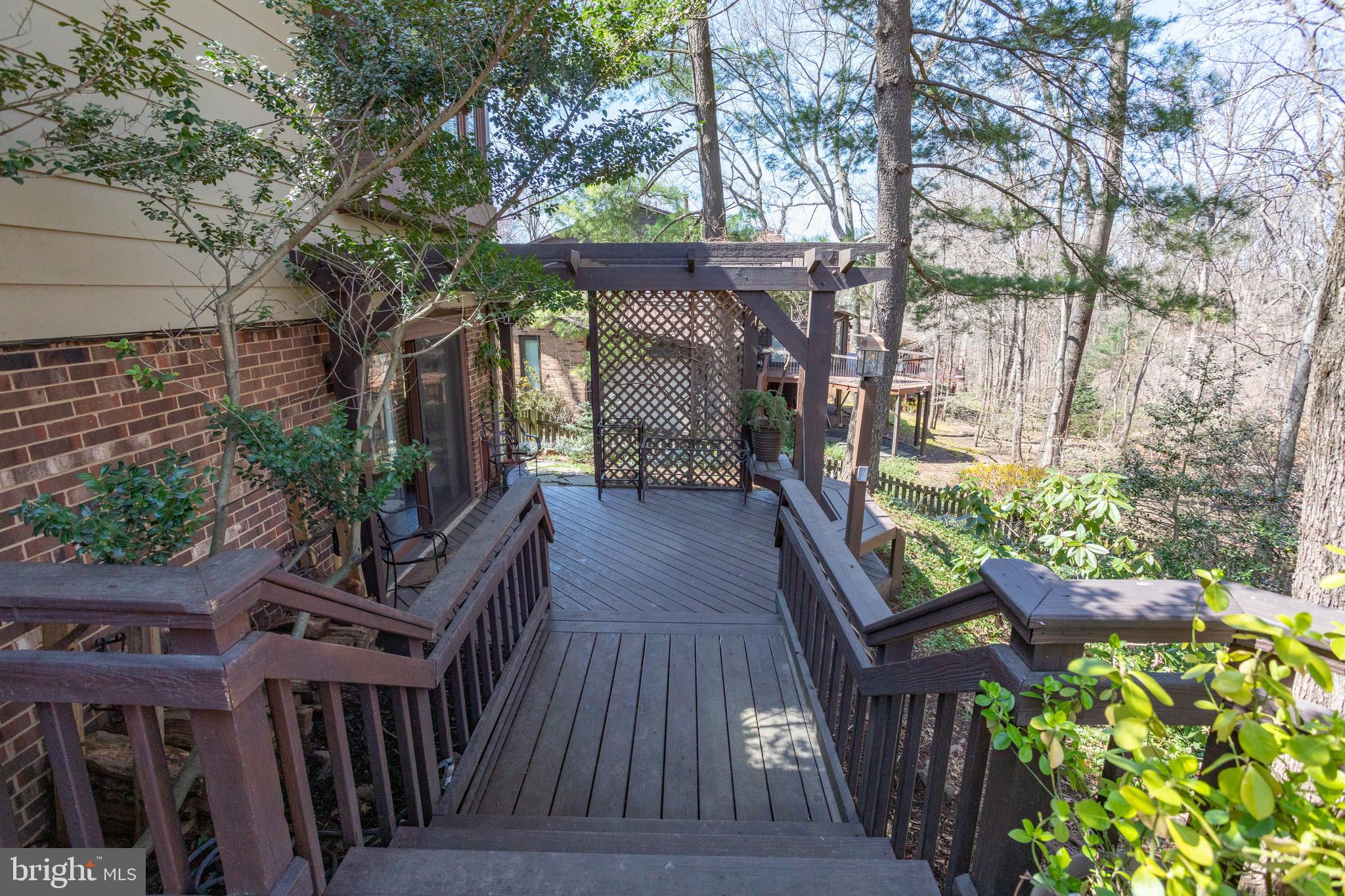 WOLF TRAP WOODS - Residential