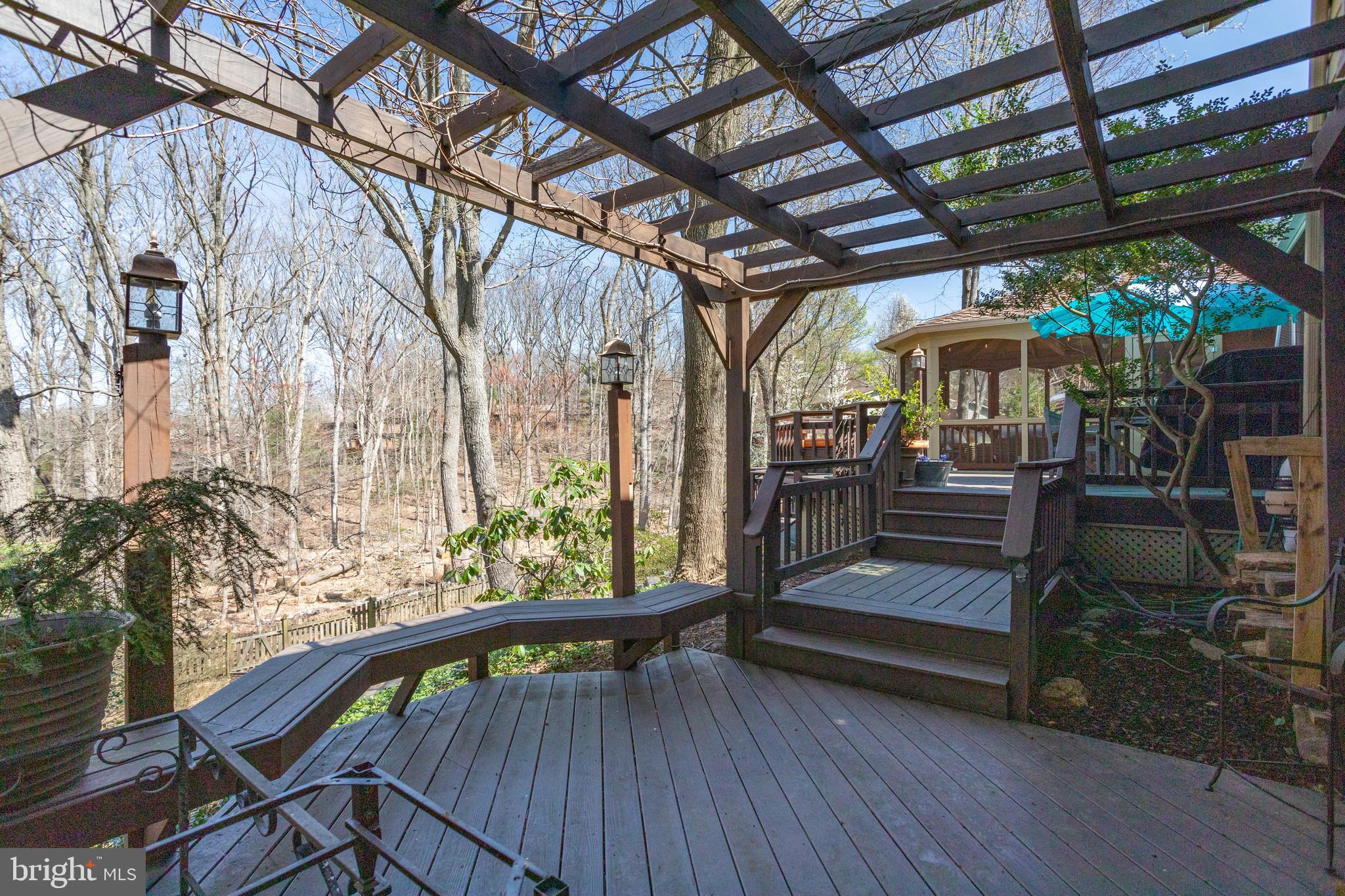 WOLF TRAP WOODS - Residential