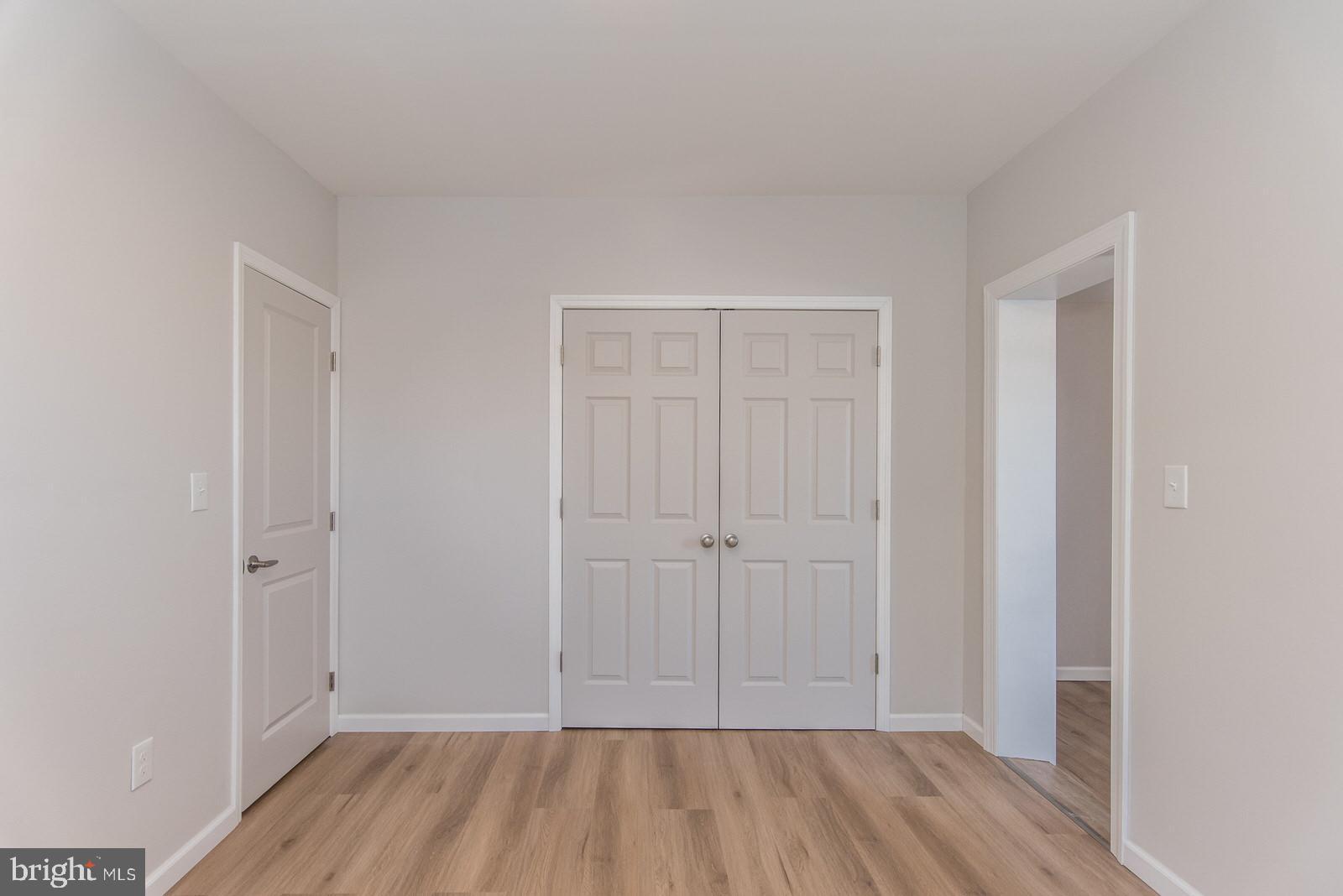 LAWNDALE - Residential