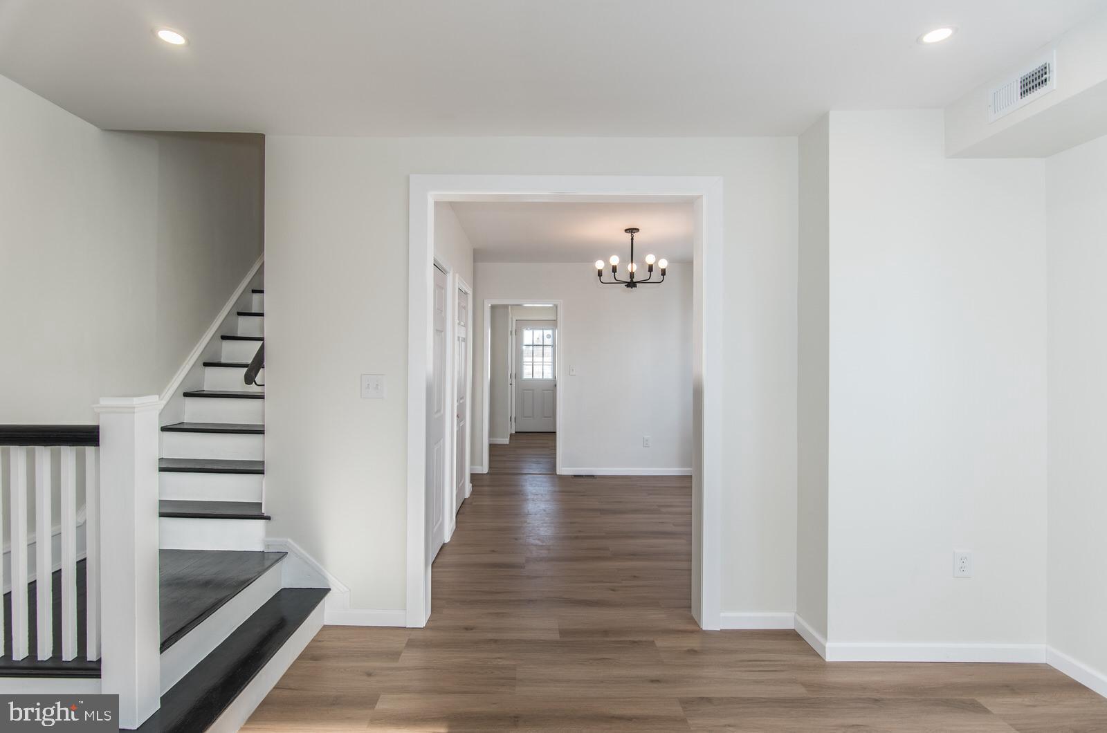 LAWNDALE - Residential