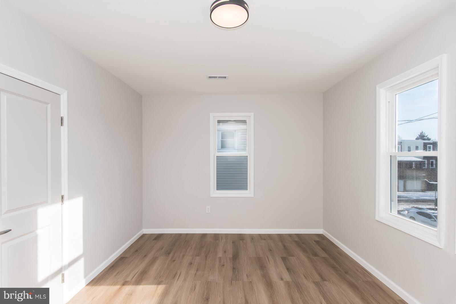 LAWNDALE - Residential