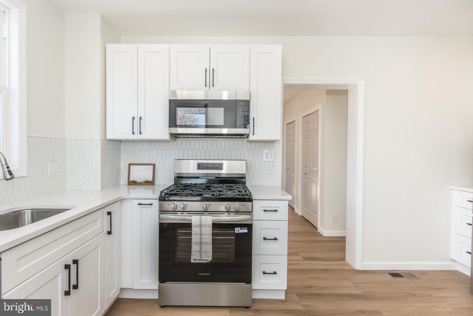 LAWNDALE - Residential