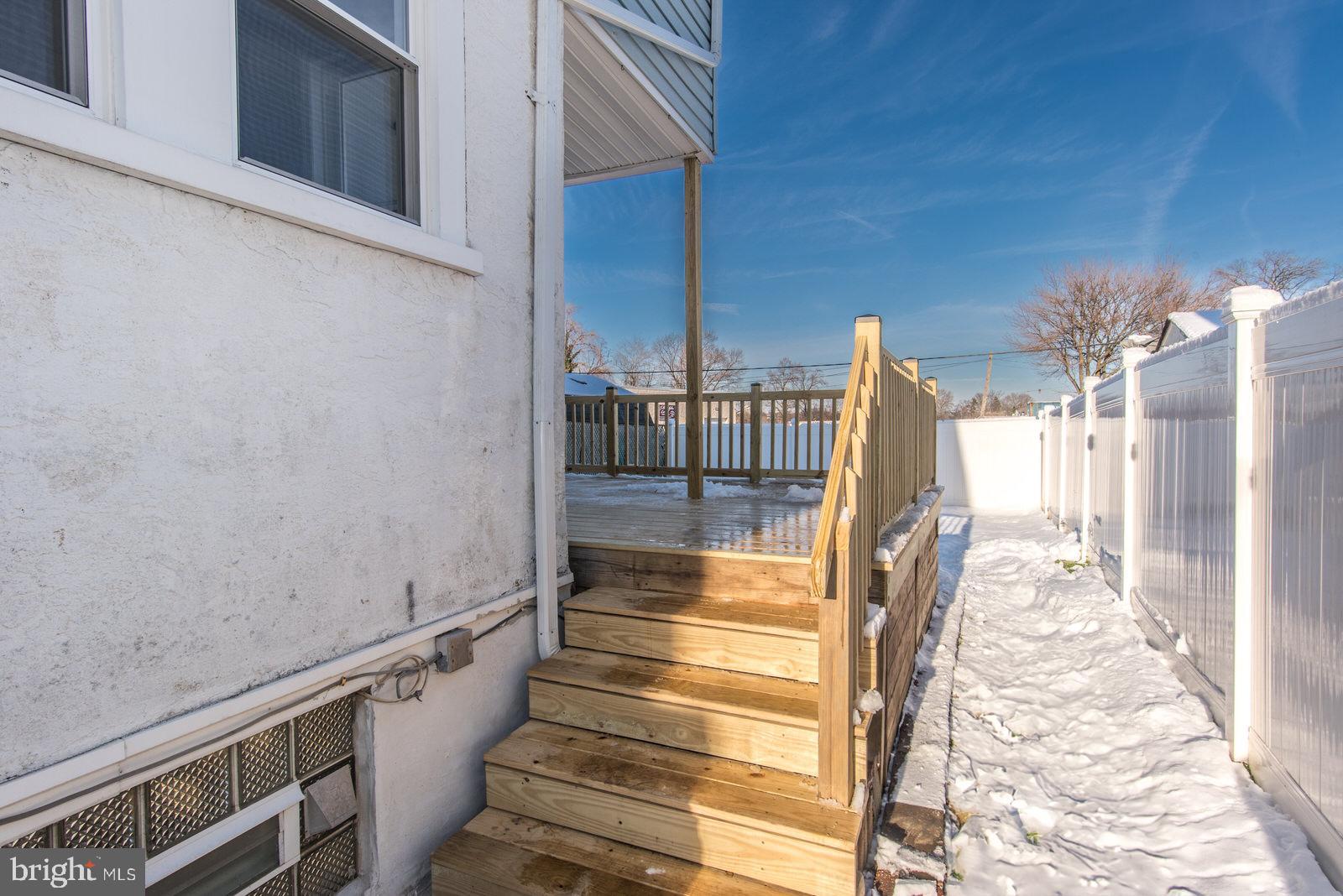 LAWNDALE - Residential