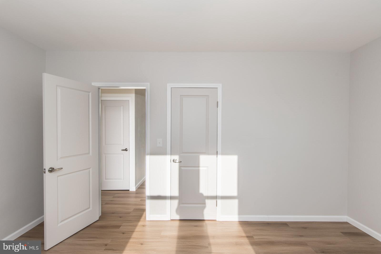 LAWNDALE - Residential