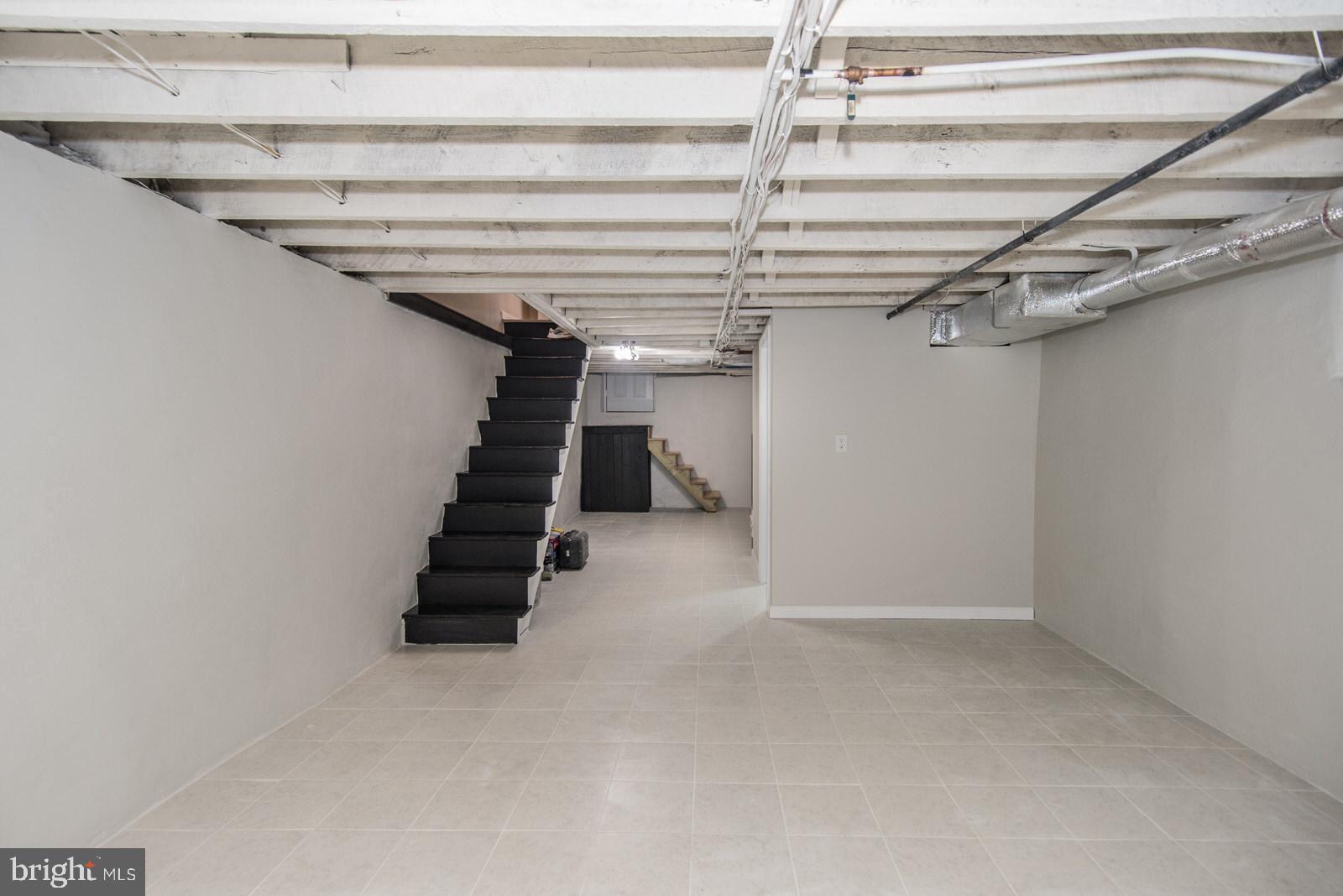 LAWNDALE - Residential