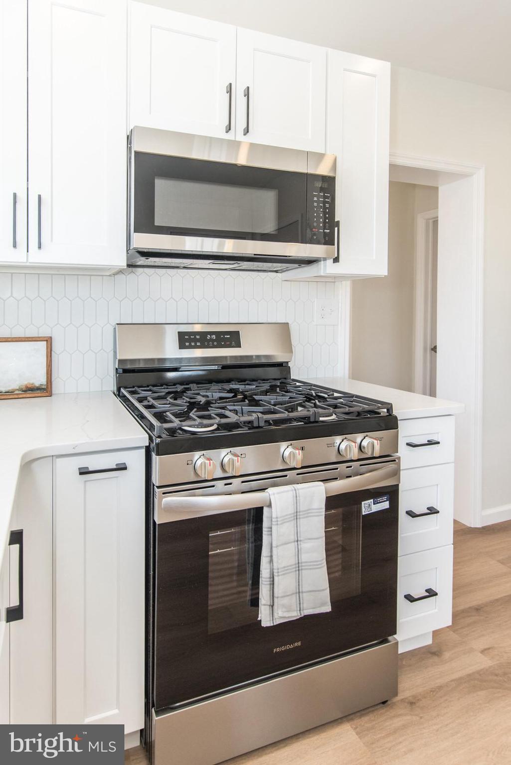 LAWNDALE - Residential