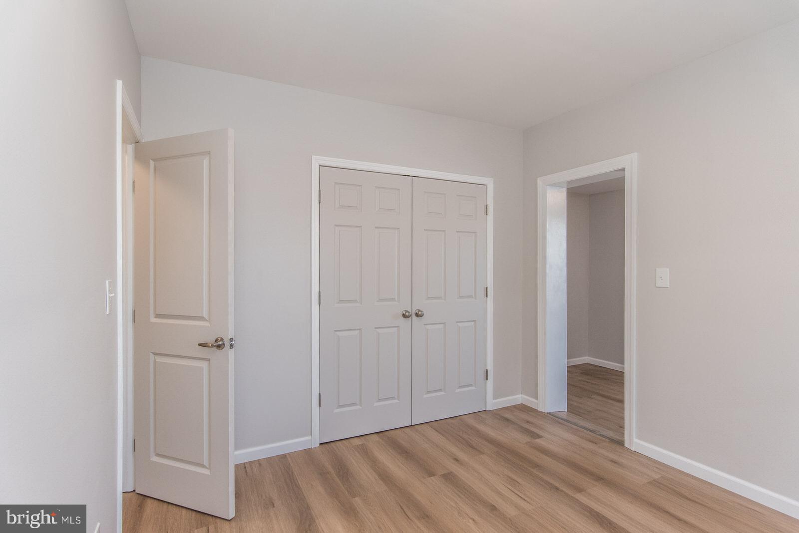 LAWNDALE - Residential