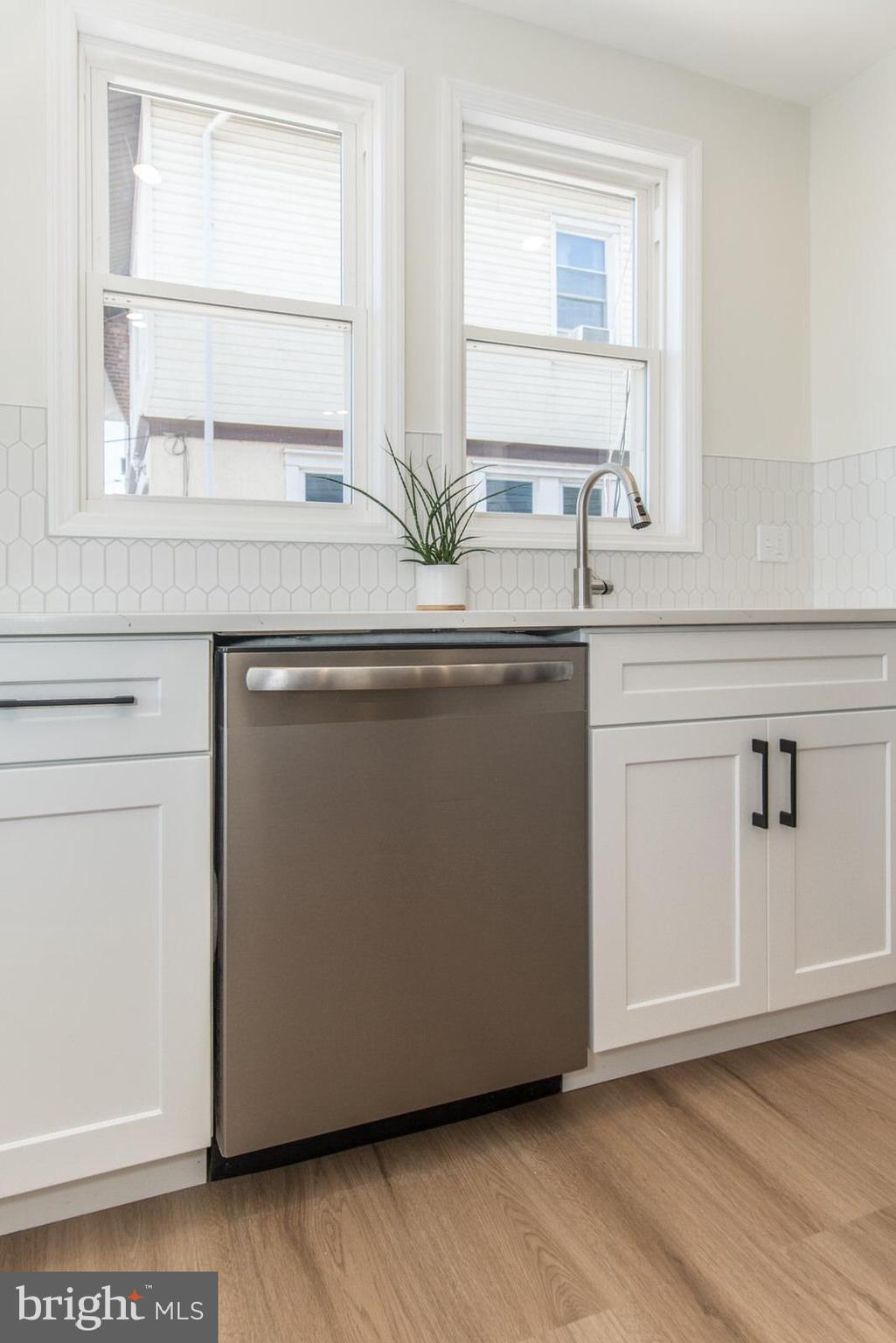 LAWNDALE - Residential