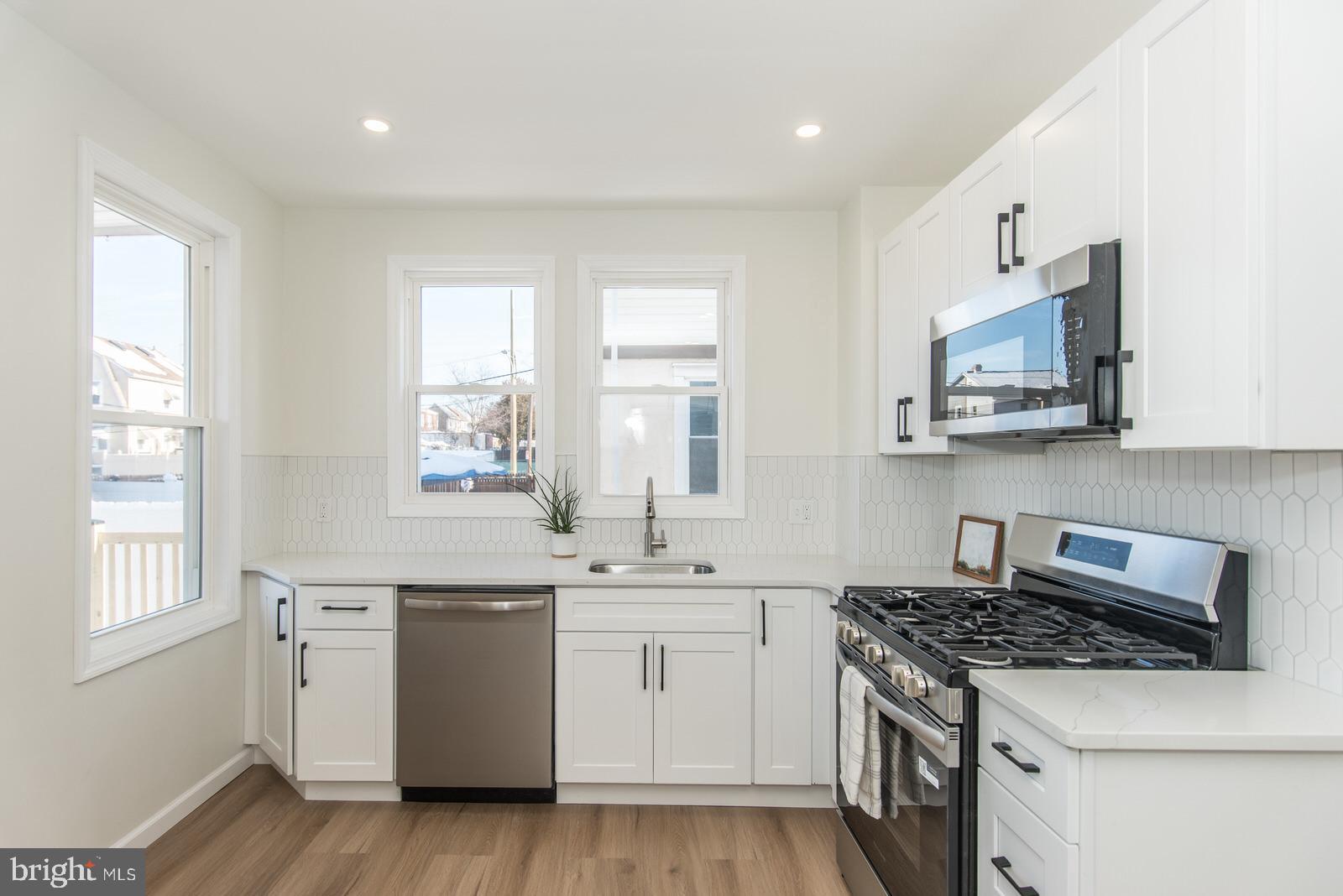 LAWNDALE - Residential