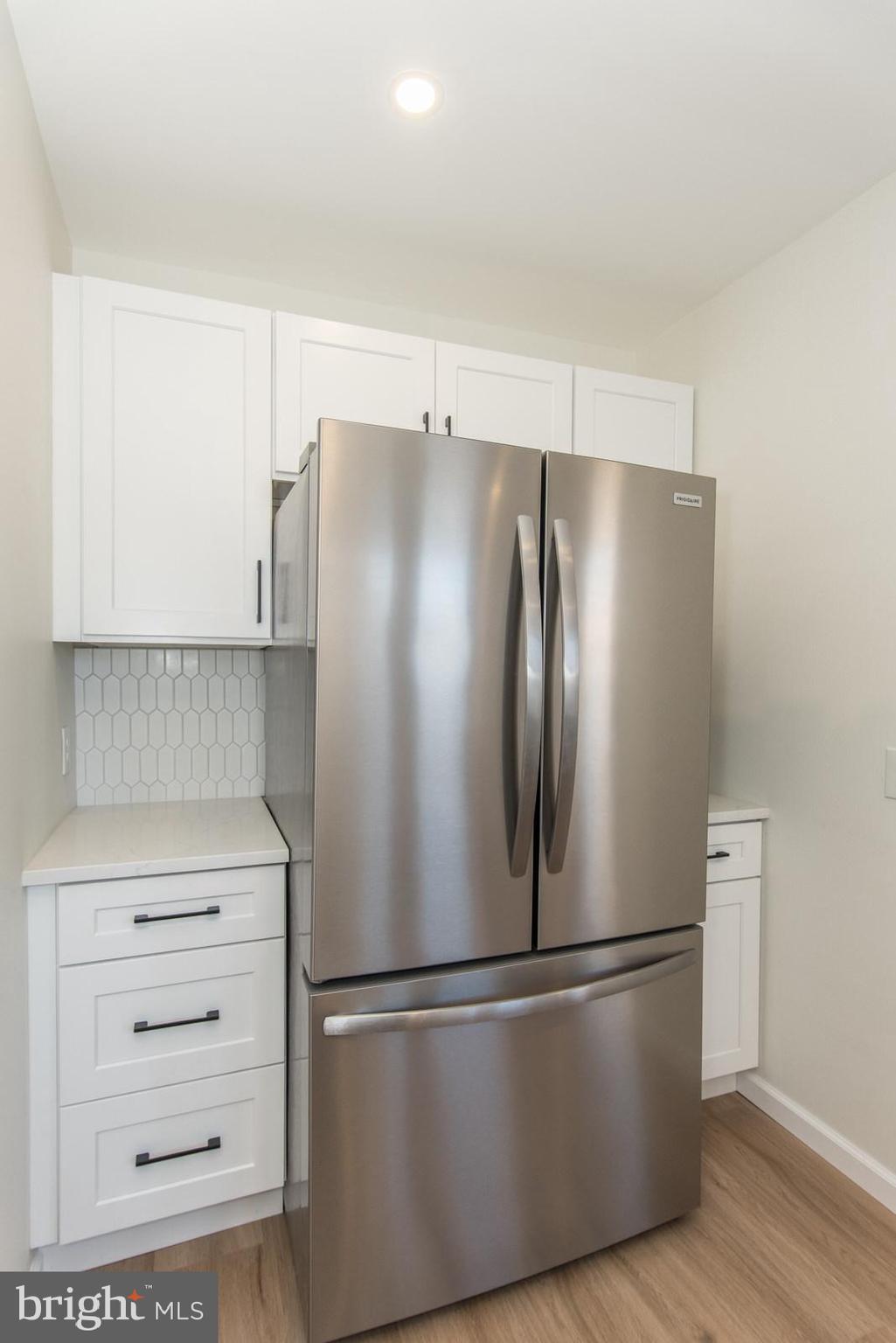 LAWNDALE - Residential