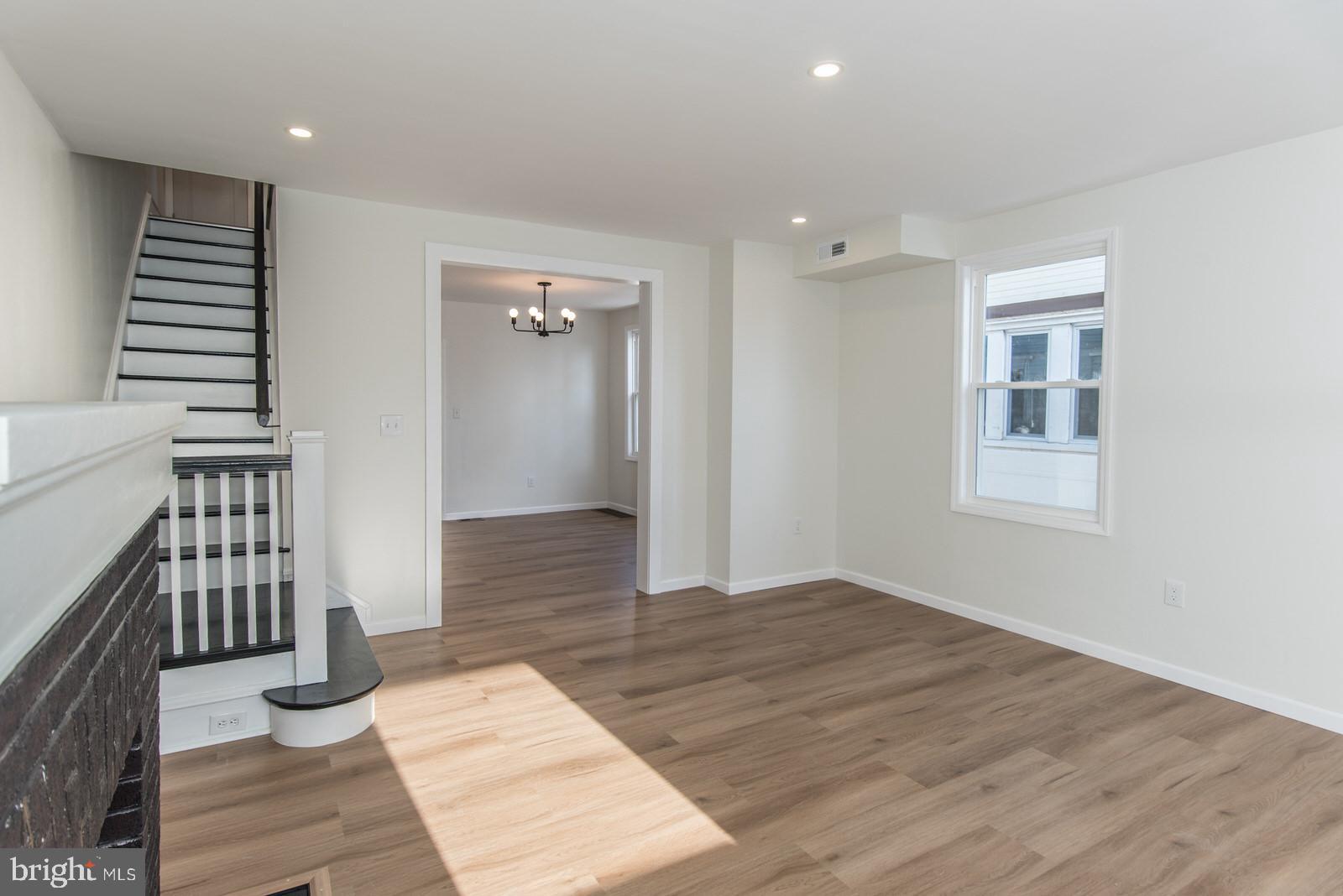 LAWNDALE - Residential