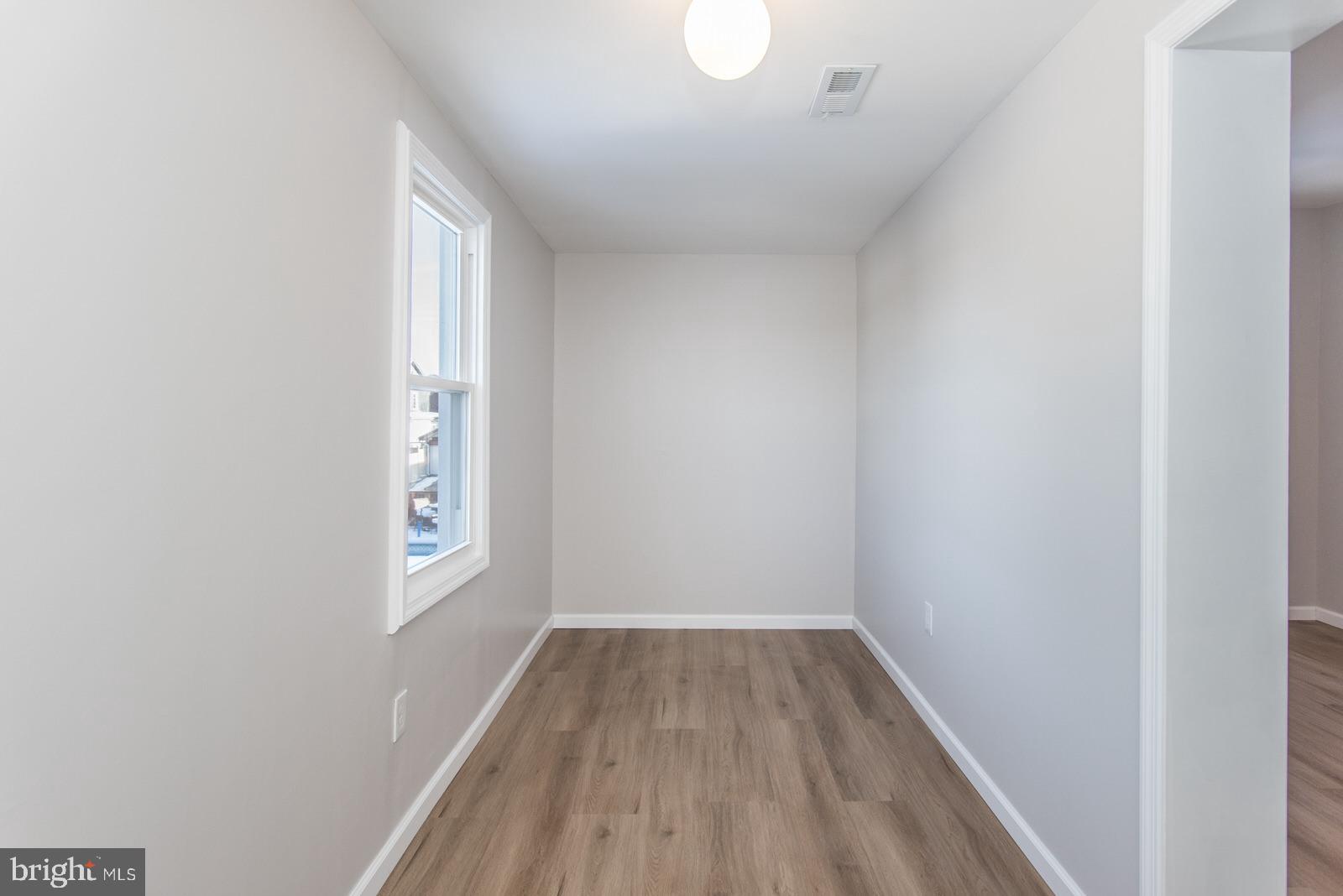 LAWNDALE - Residential