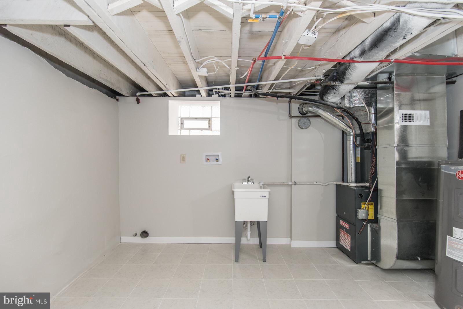 LAWNDALE - Residential