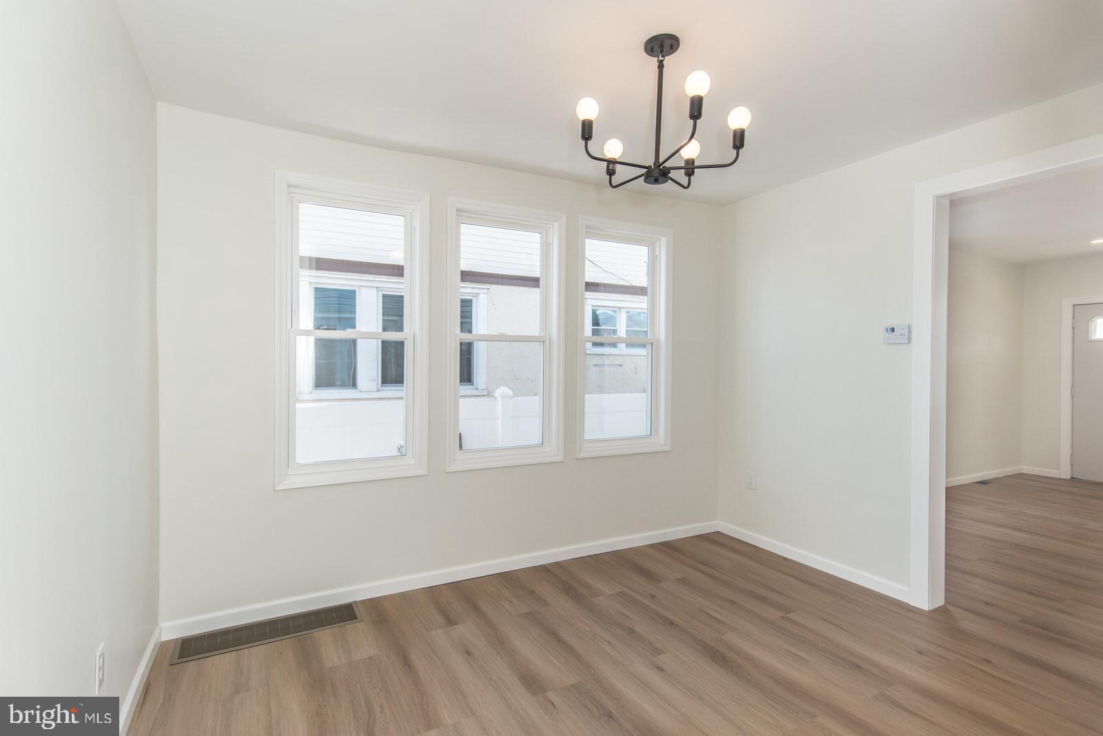 LAWNDALE - Residential