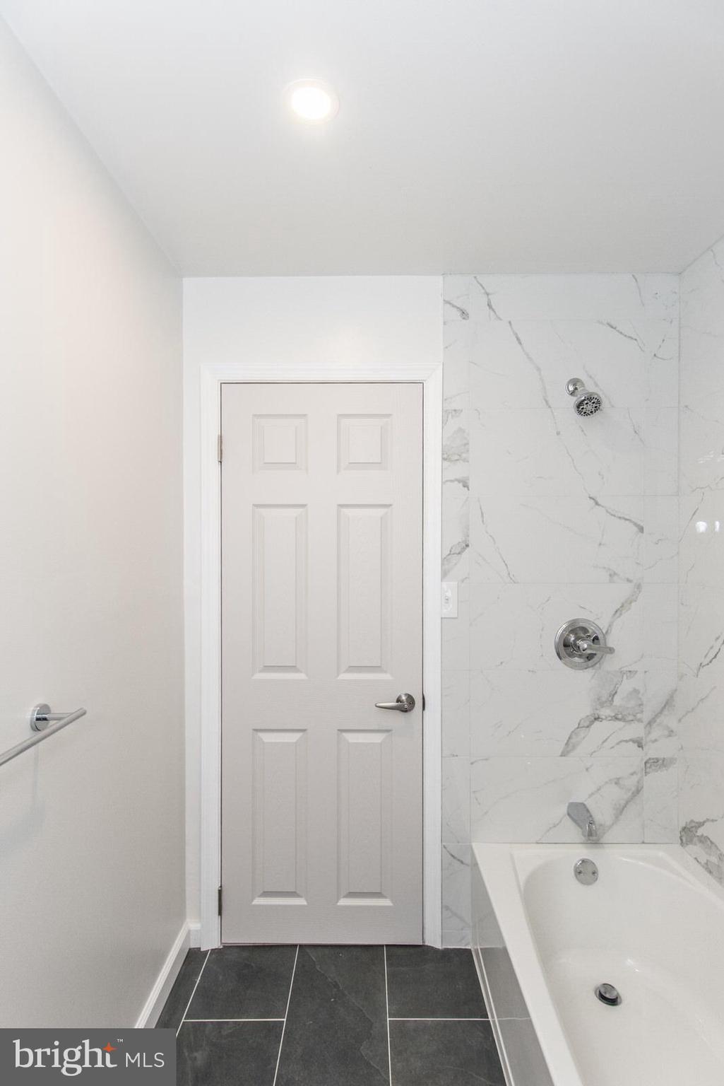 LAWNDALE - Residential