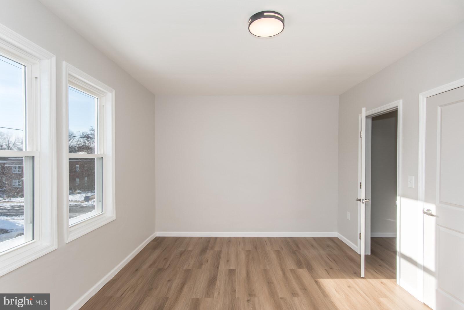 LAWNDALE - Residential