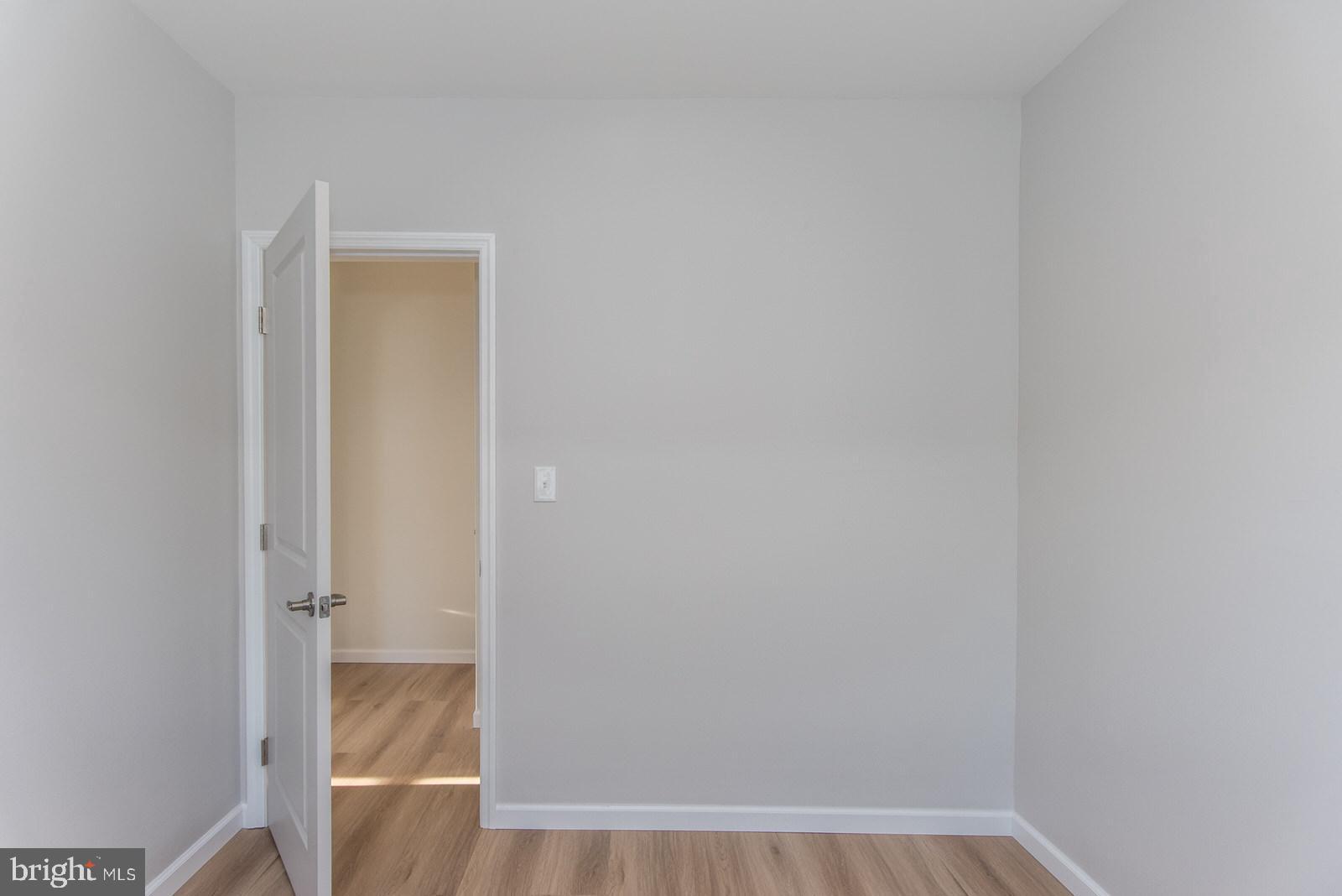 LAWNDALE - Residential