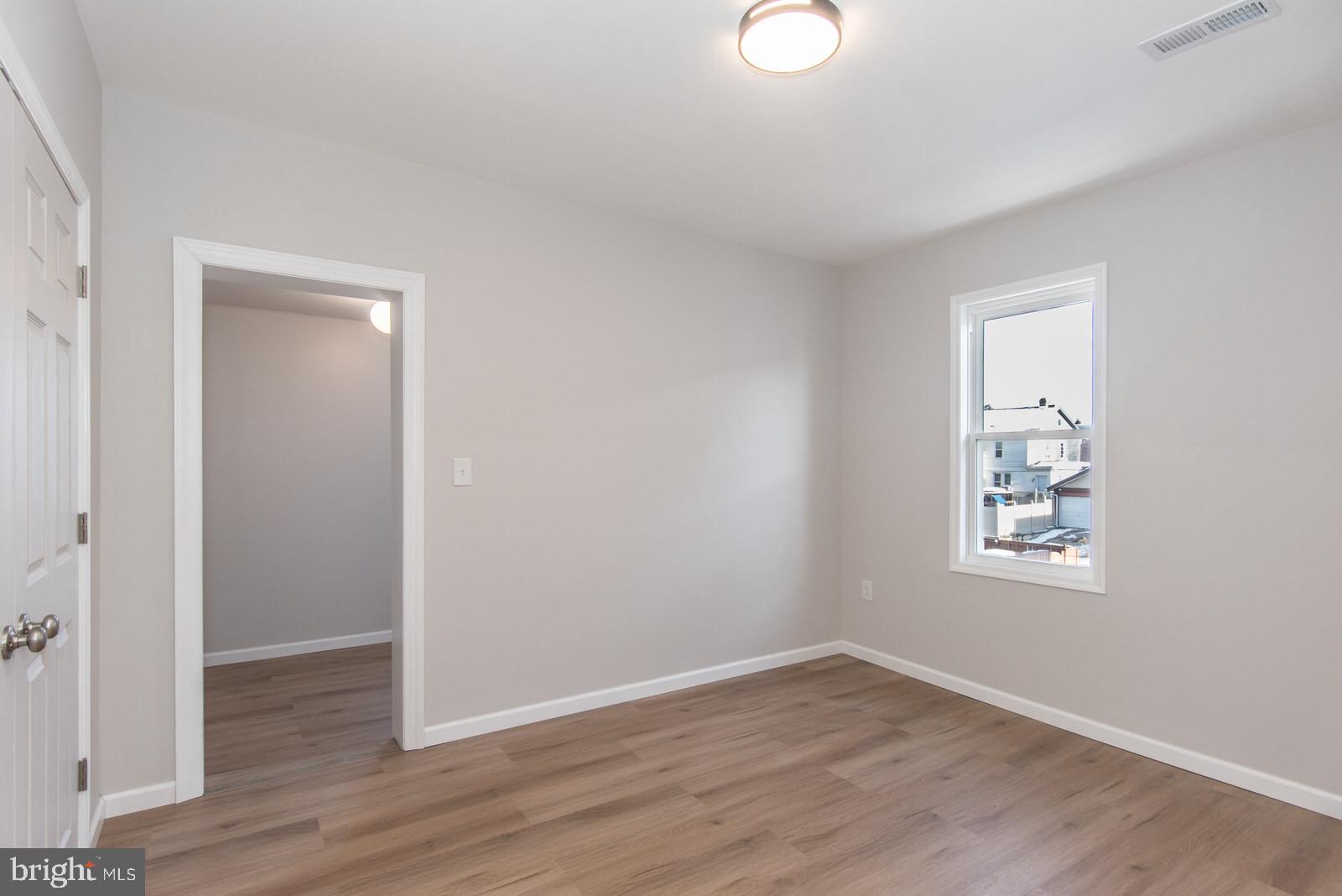 LAWNDALE - Residential