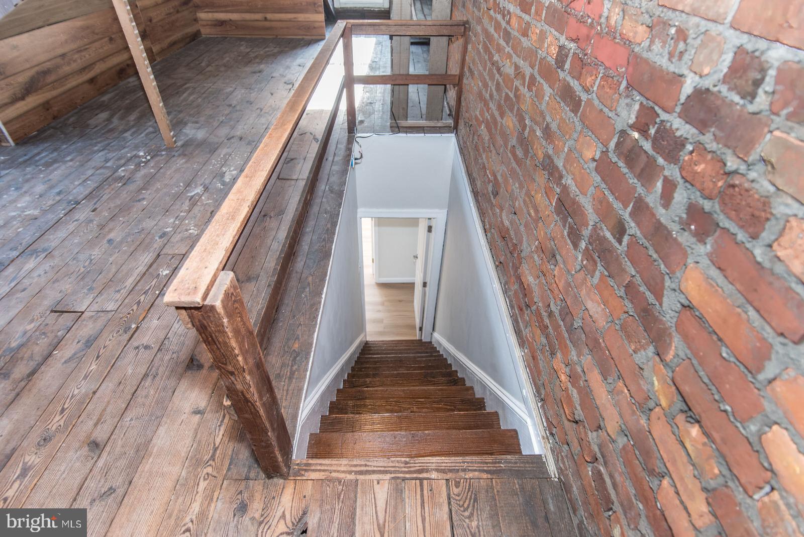 LAWNDALE - Residential