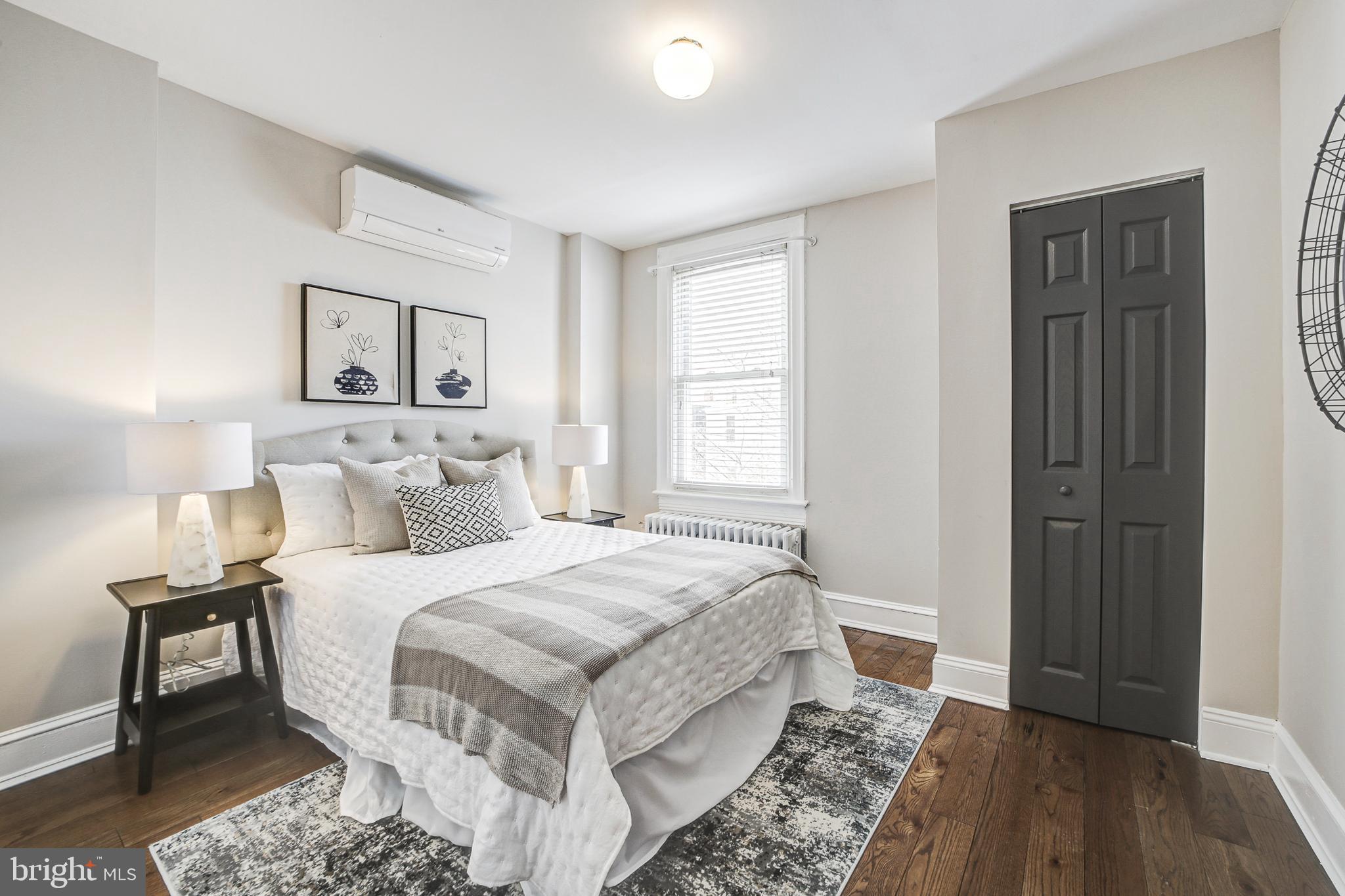 CAPITOL HILL - Residential