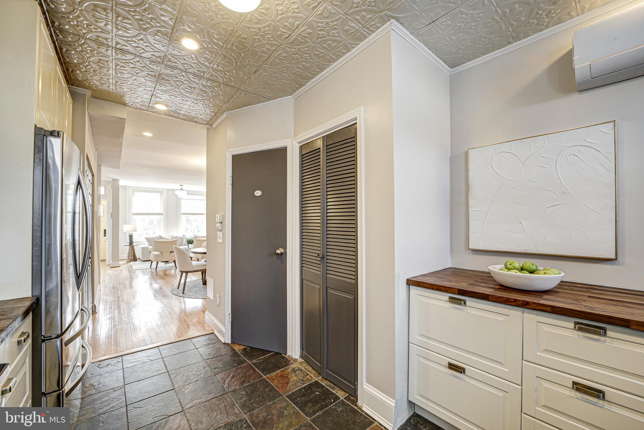 CAPITOL HILL - Residential