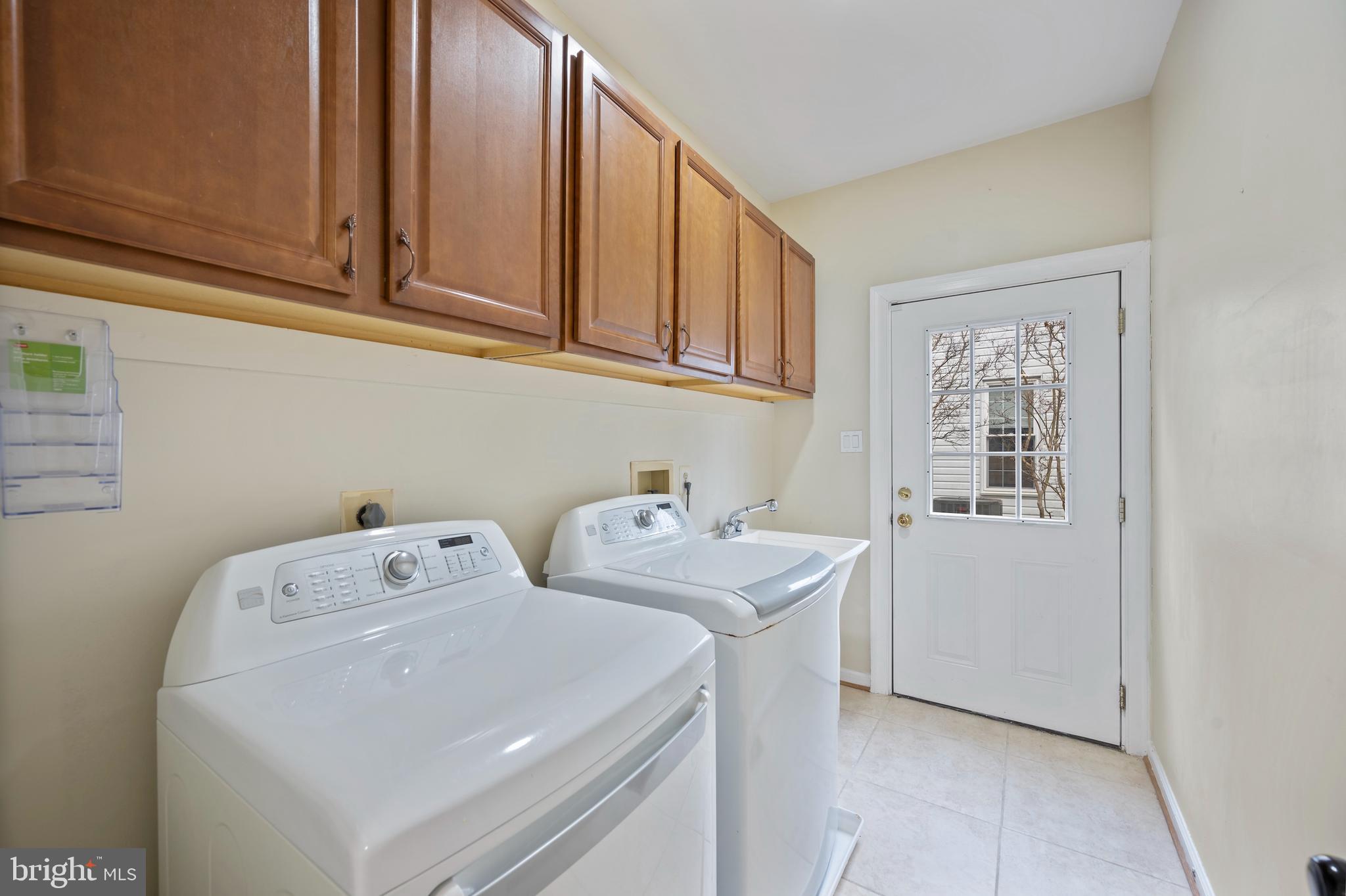 GREENS OF CROFTON - Residential Lease