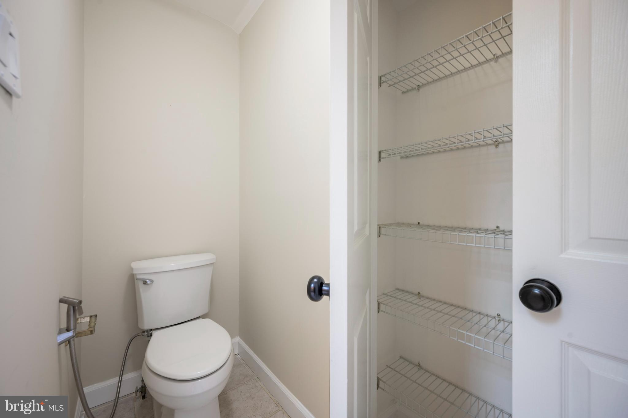 GREENS OF CROFTON - Residential Lease