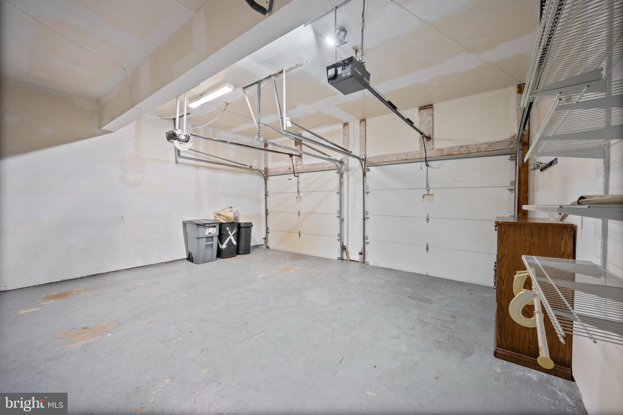 GREENS OF CROFTON - Residential Lease