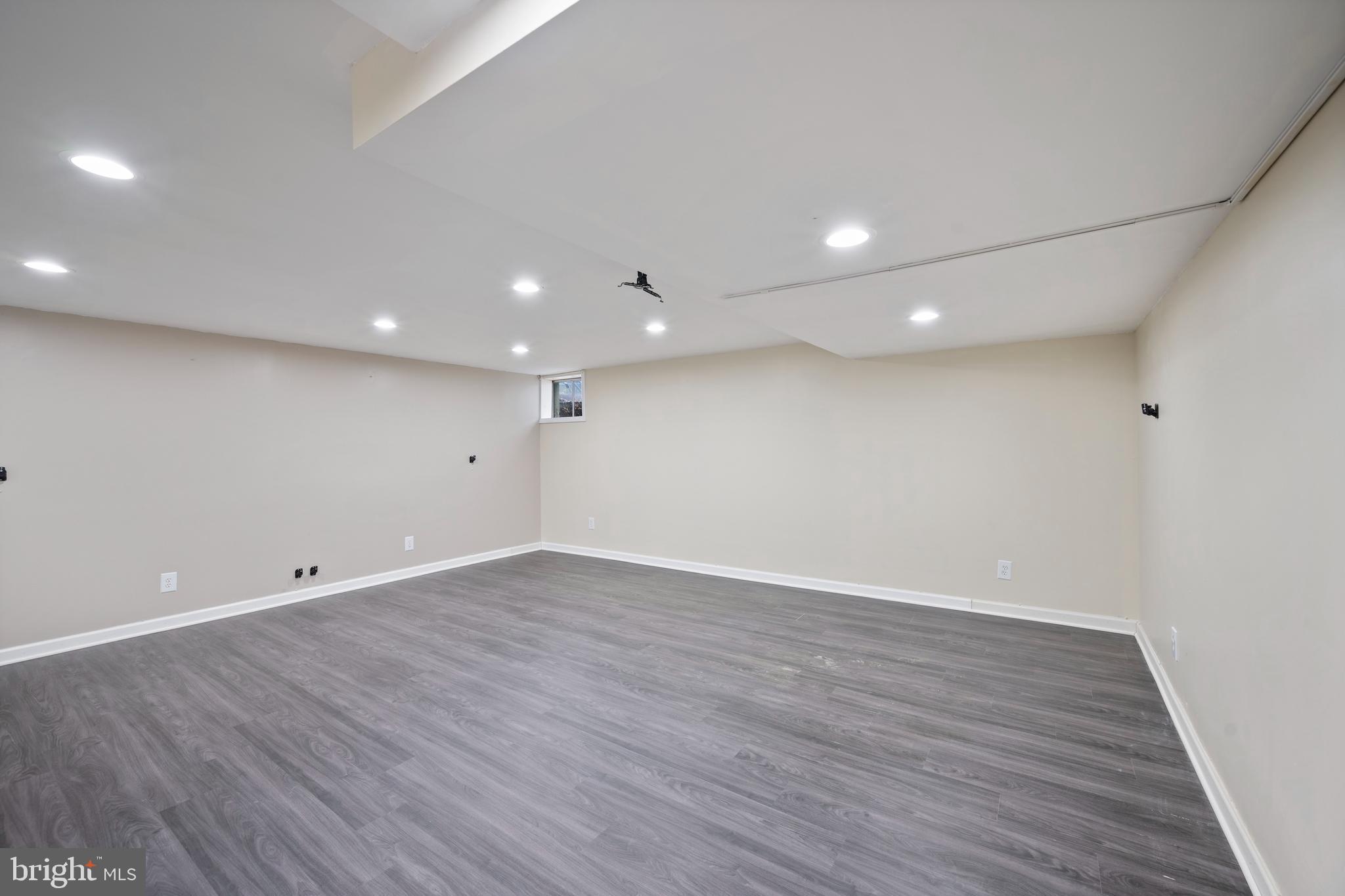 GREENS OF CROFTON - Residential Lease