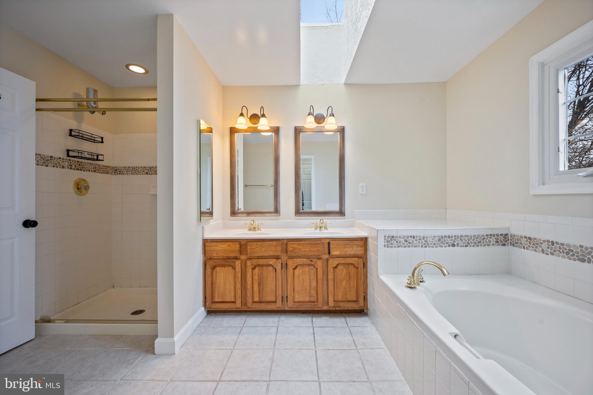 GREENS OF CROFTON - Residential Lease