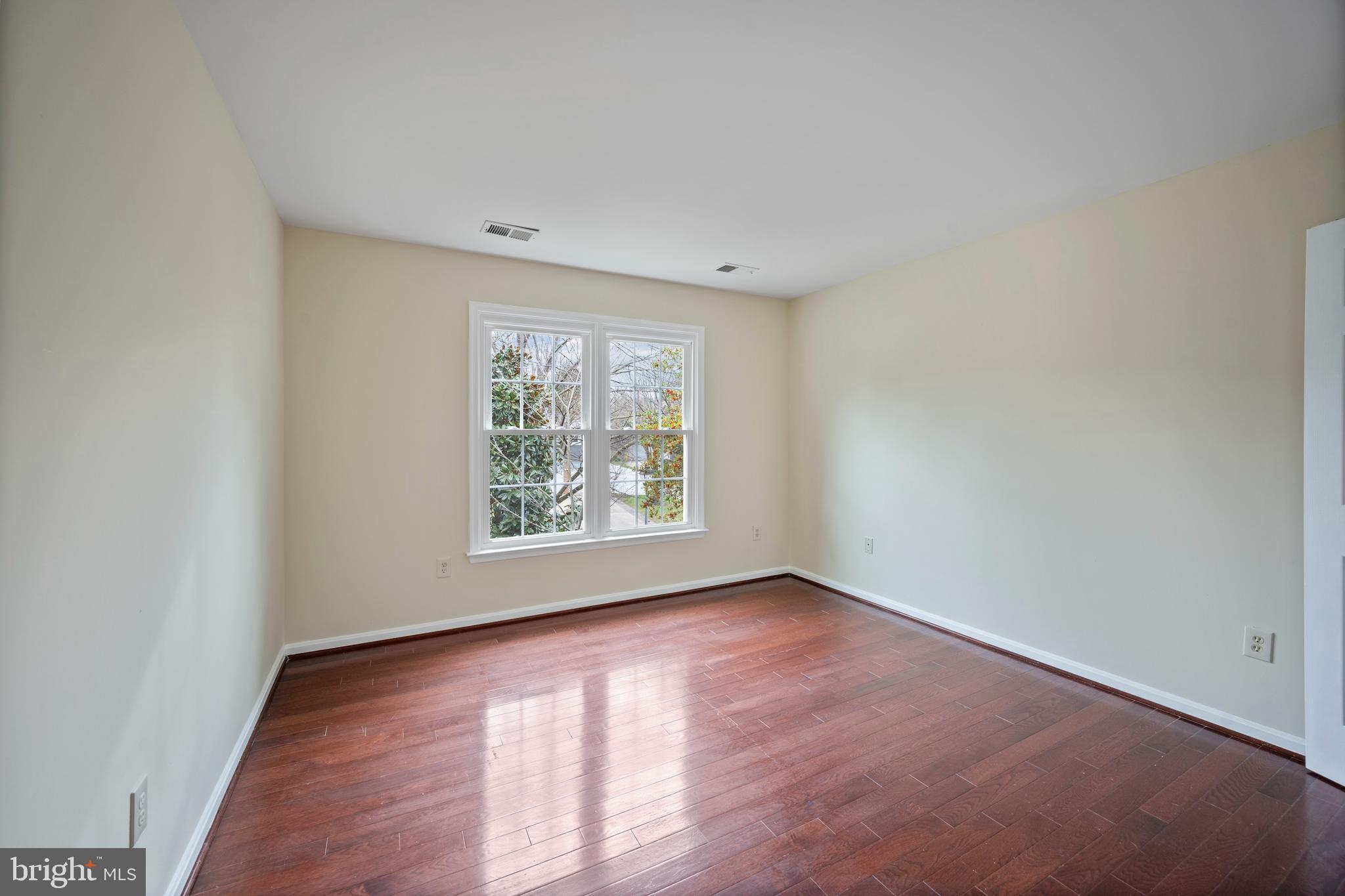 GREENS OF CROFTON - Residential Lease