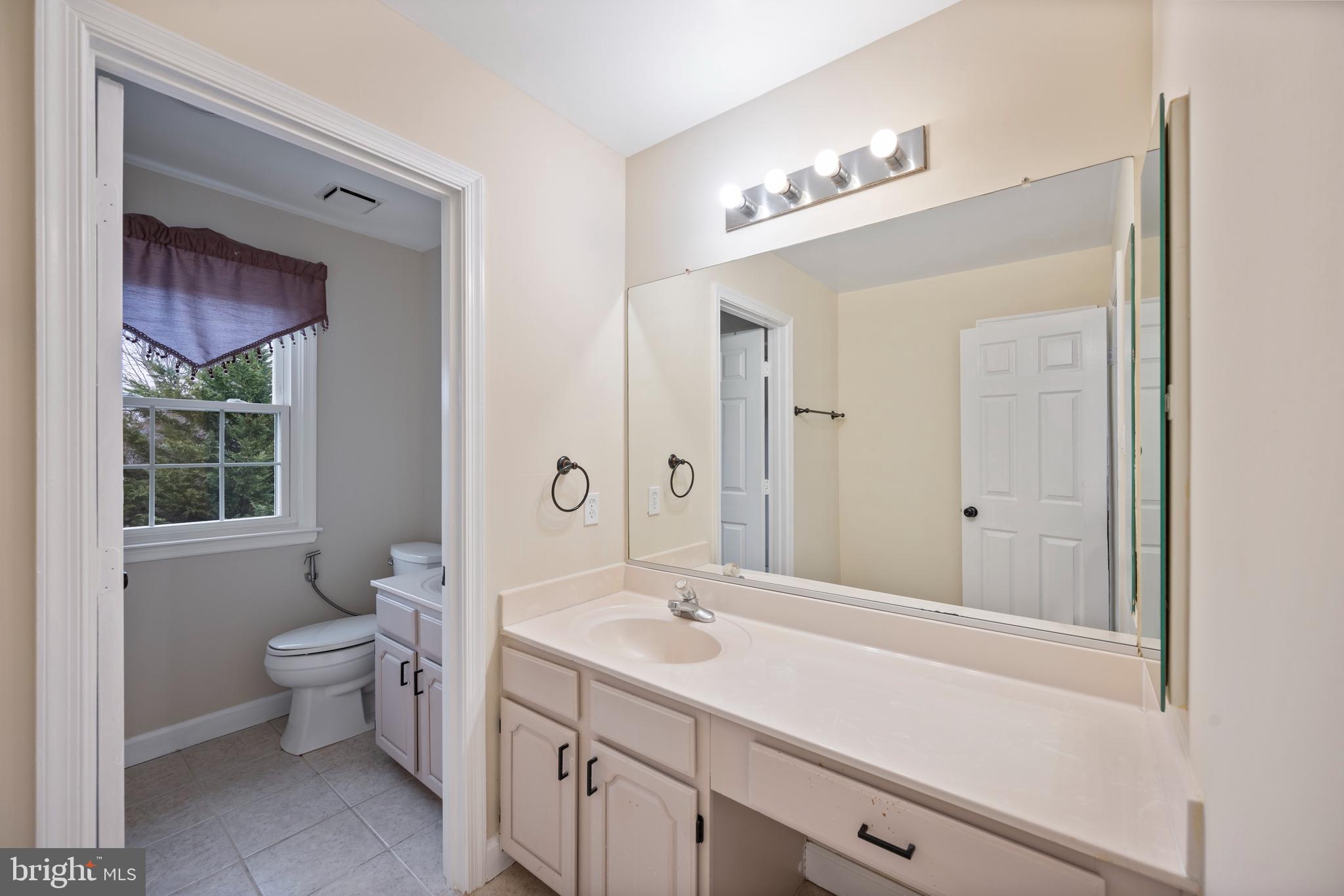 GREENS OF CROFTON - Residential Lease