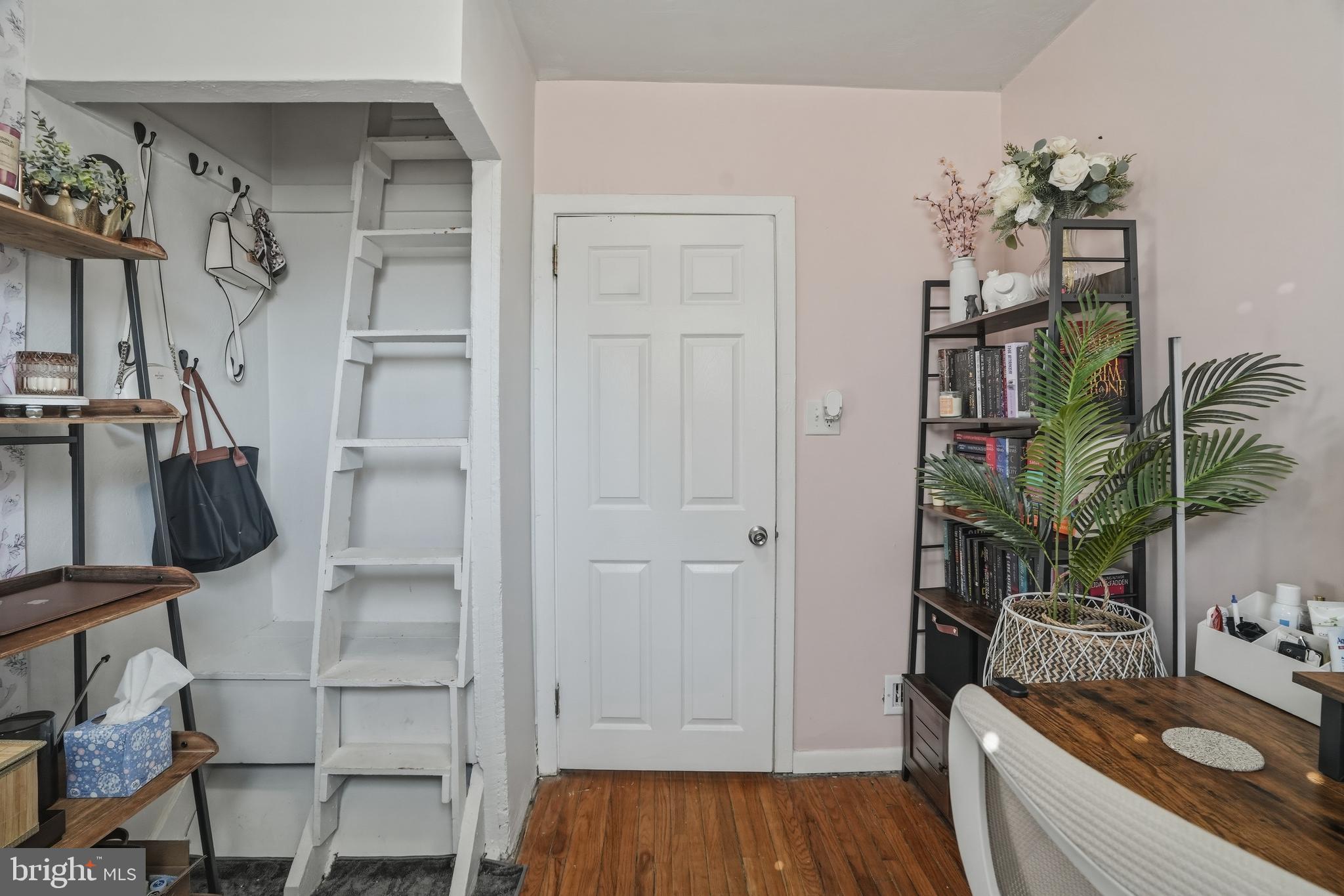 GARDEN CITY - Residential