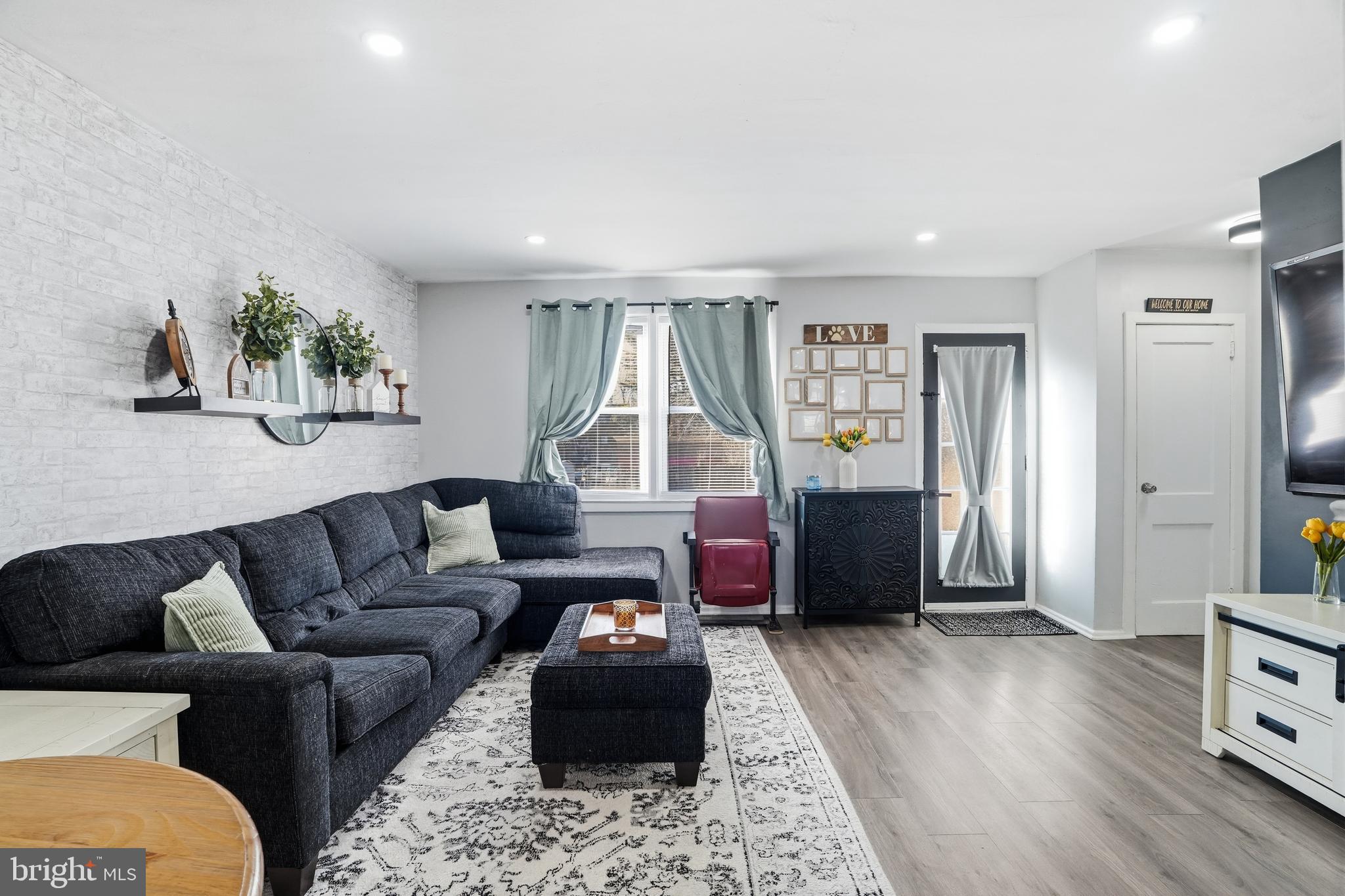 GARDEN CITY - Residential