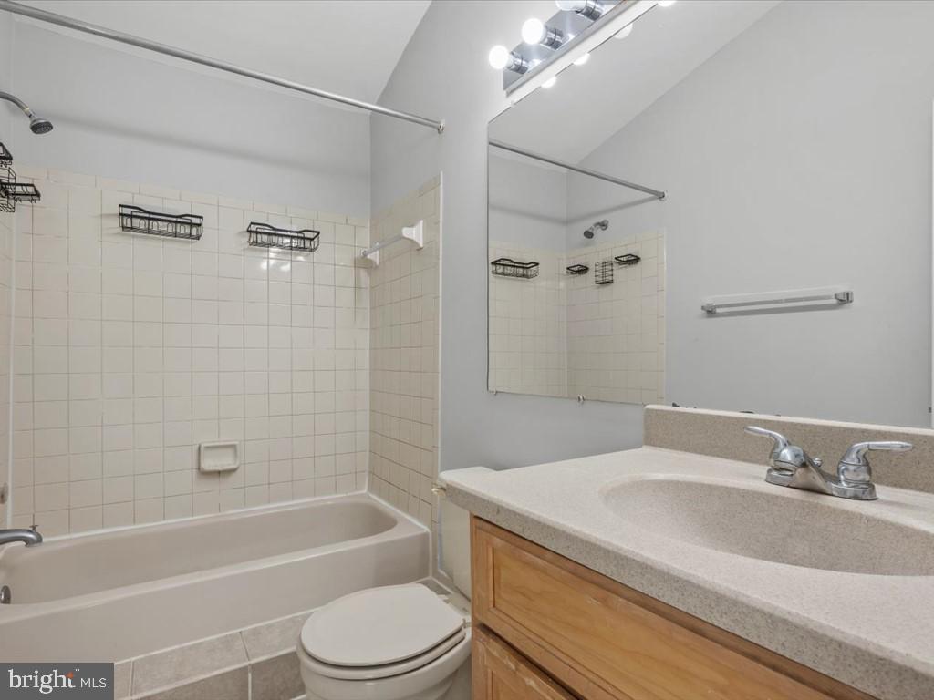 LAKE RIDGE - MOHICAN - Residential