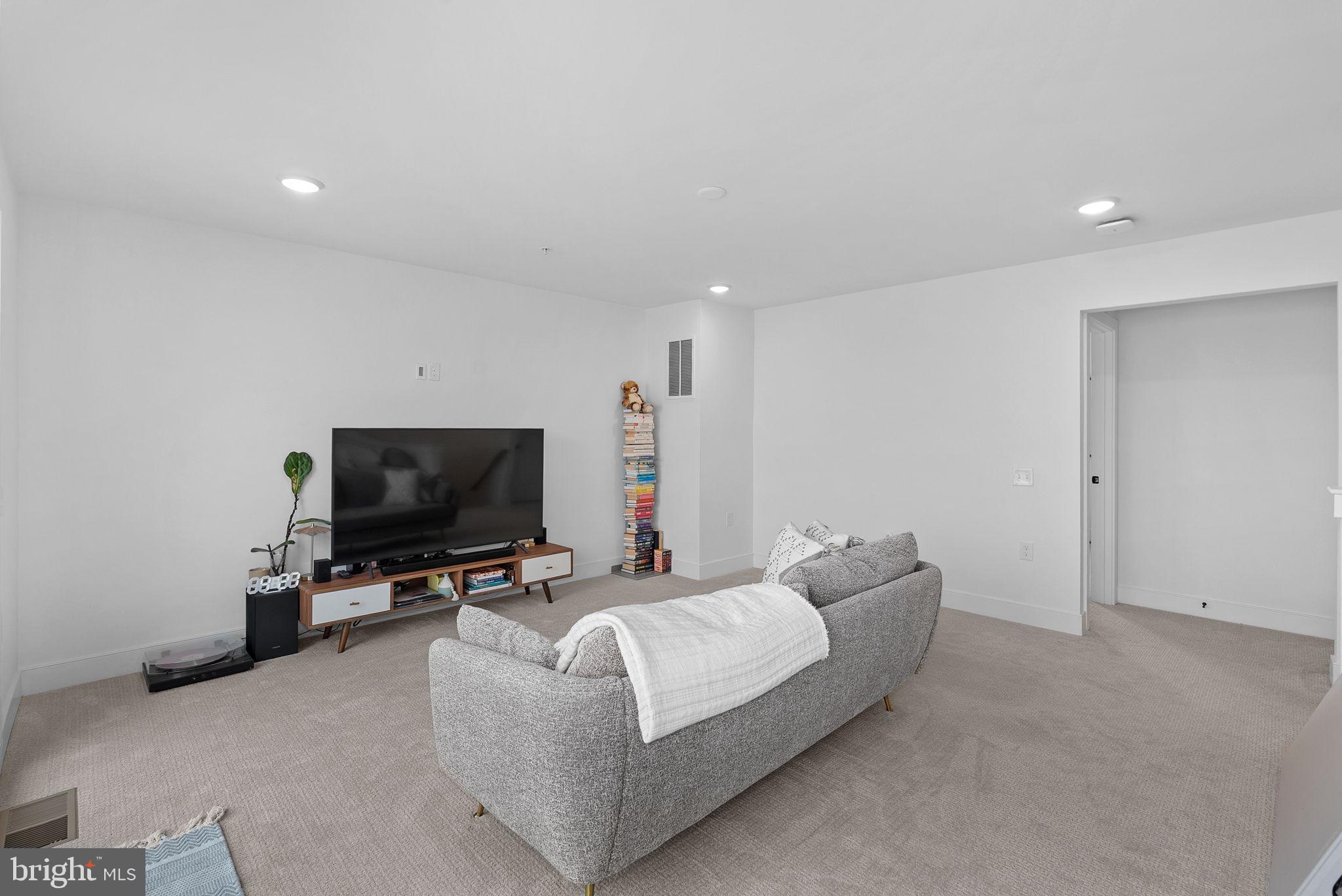 BELMONT OVERLOOK - Residential