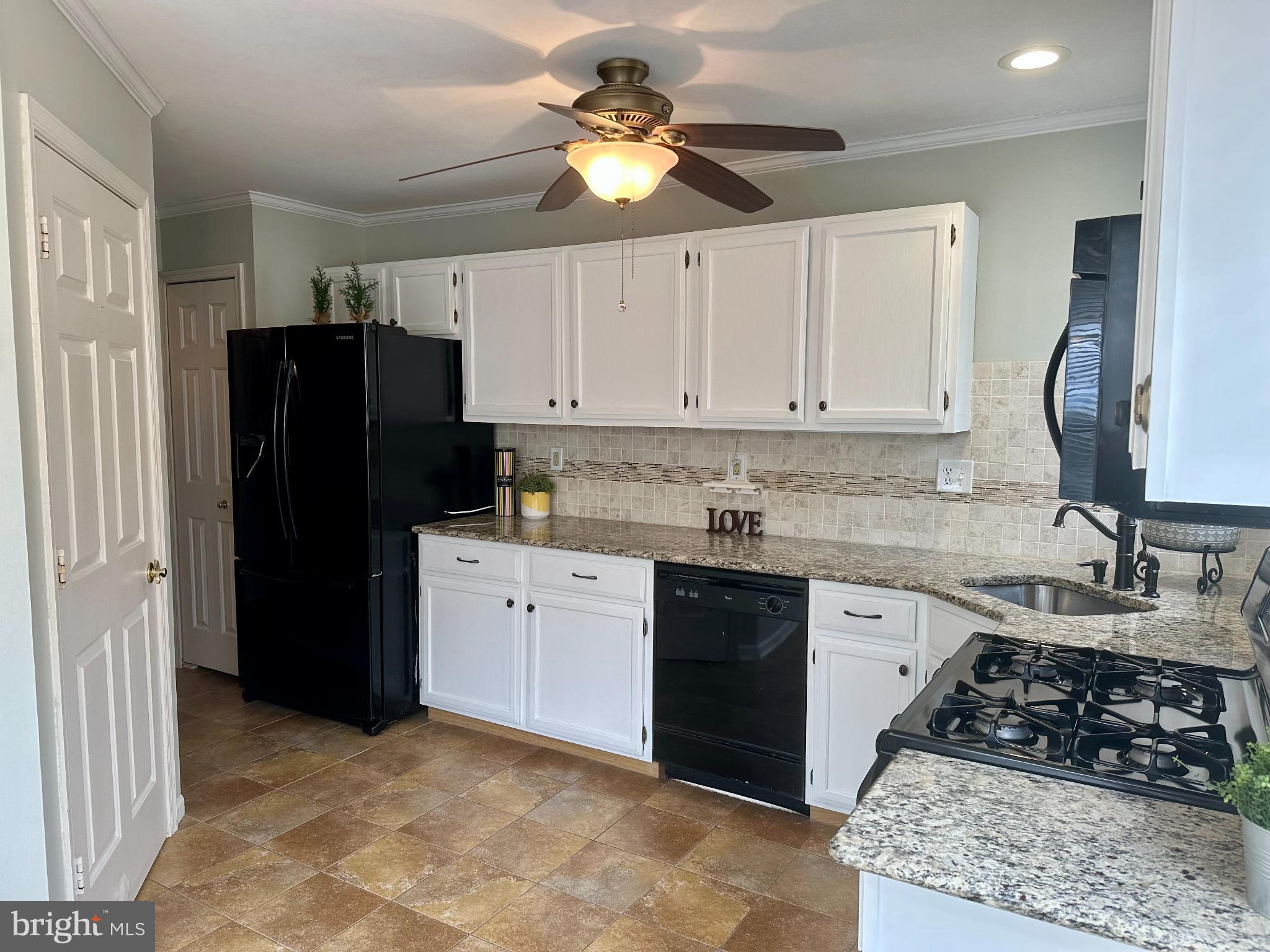 THE LAURELS - Residential