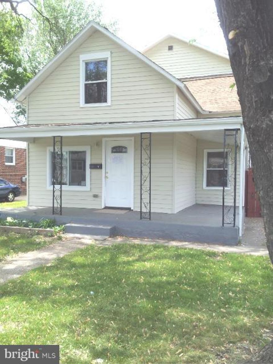 Get lots of space for the money in this 5-bedroom/3.5-bath on 0.166 acres. Features include a gracious dining room, sophisticated living room with wood floors, master bed w/ Full bath, sunny kitchen with stainless steel appliances included, breakfast area, finished basement, laundry with w/d, 4 skylights,fenced back yard, front porch and much more. A/C unit coming