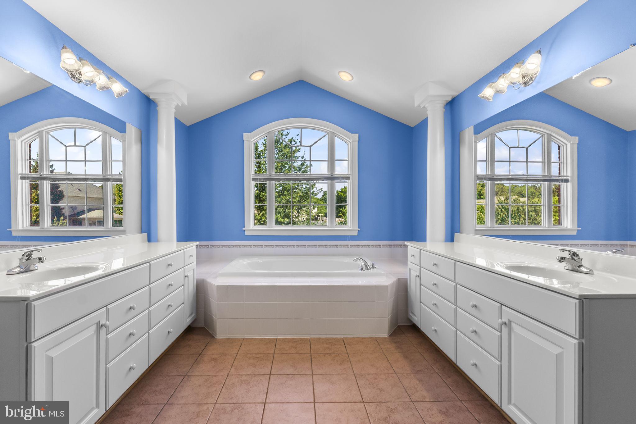 WASHINGTON OVERLOOK - Residential