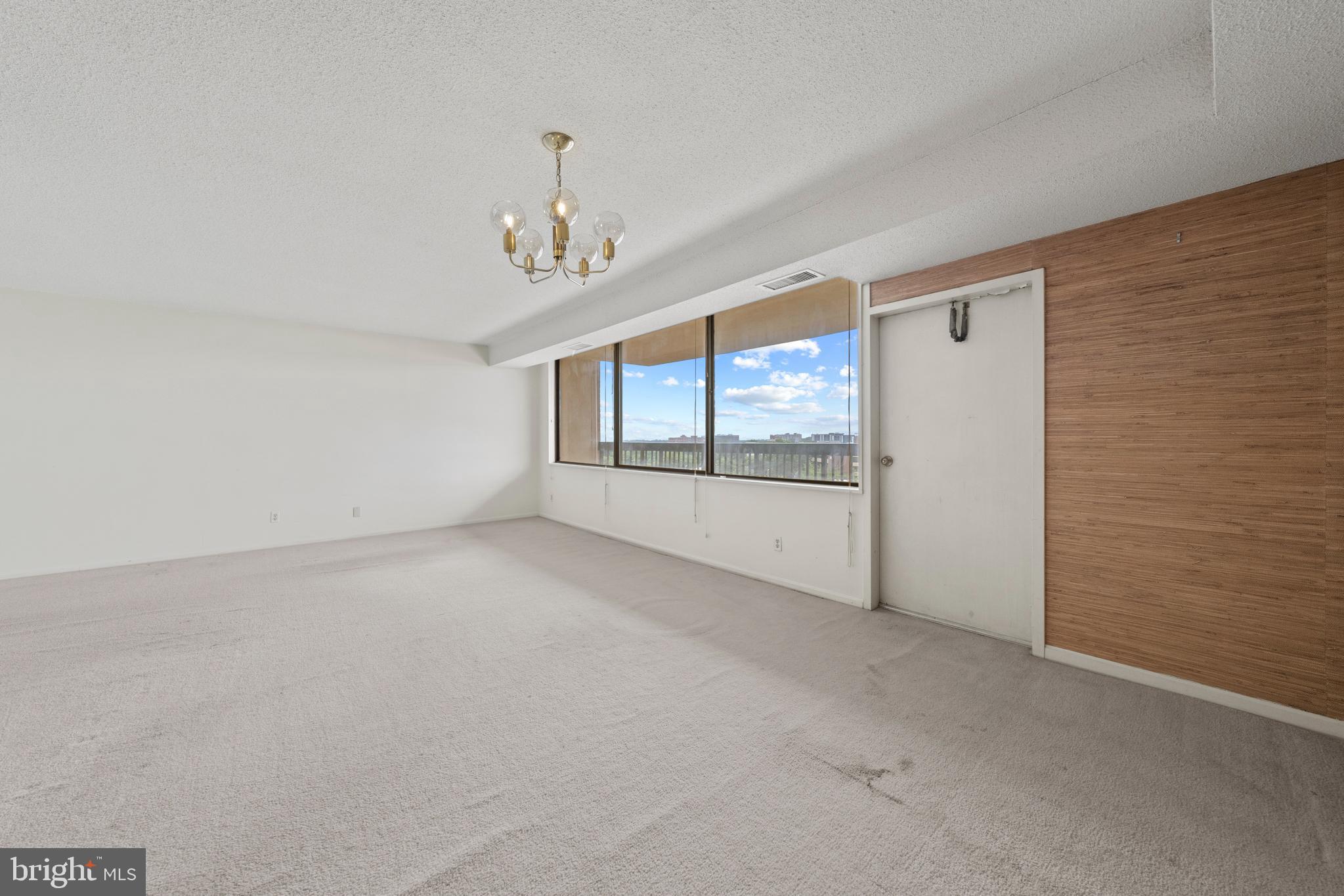 SKYLINE TOWERS - Residential